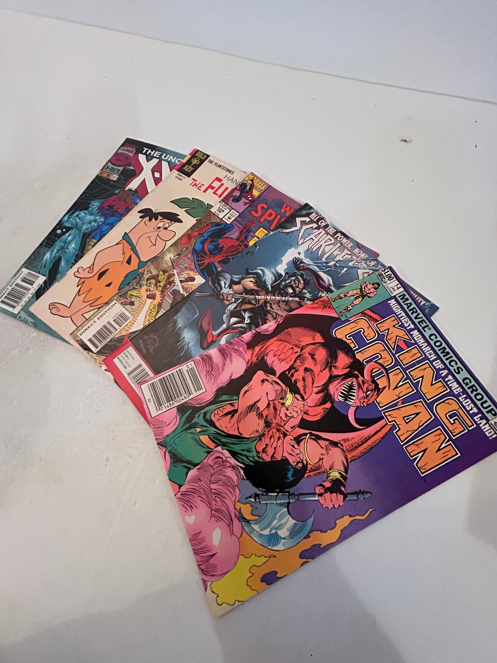 Vintage lot of 5 Comics: Vintage lot of 5 Comics Please view all photos as they are part of the description and condition of this Item, Feel free to contact me with questions or picture requests! Used Item AS IS