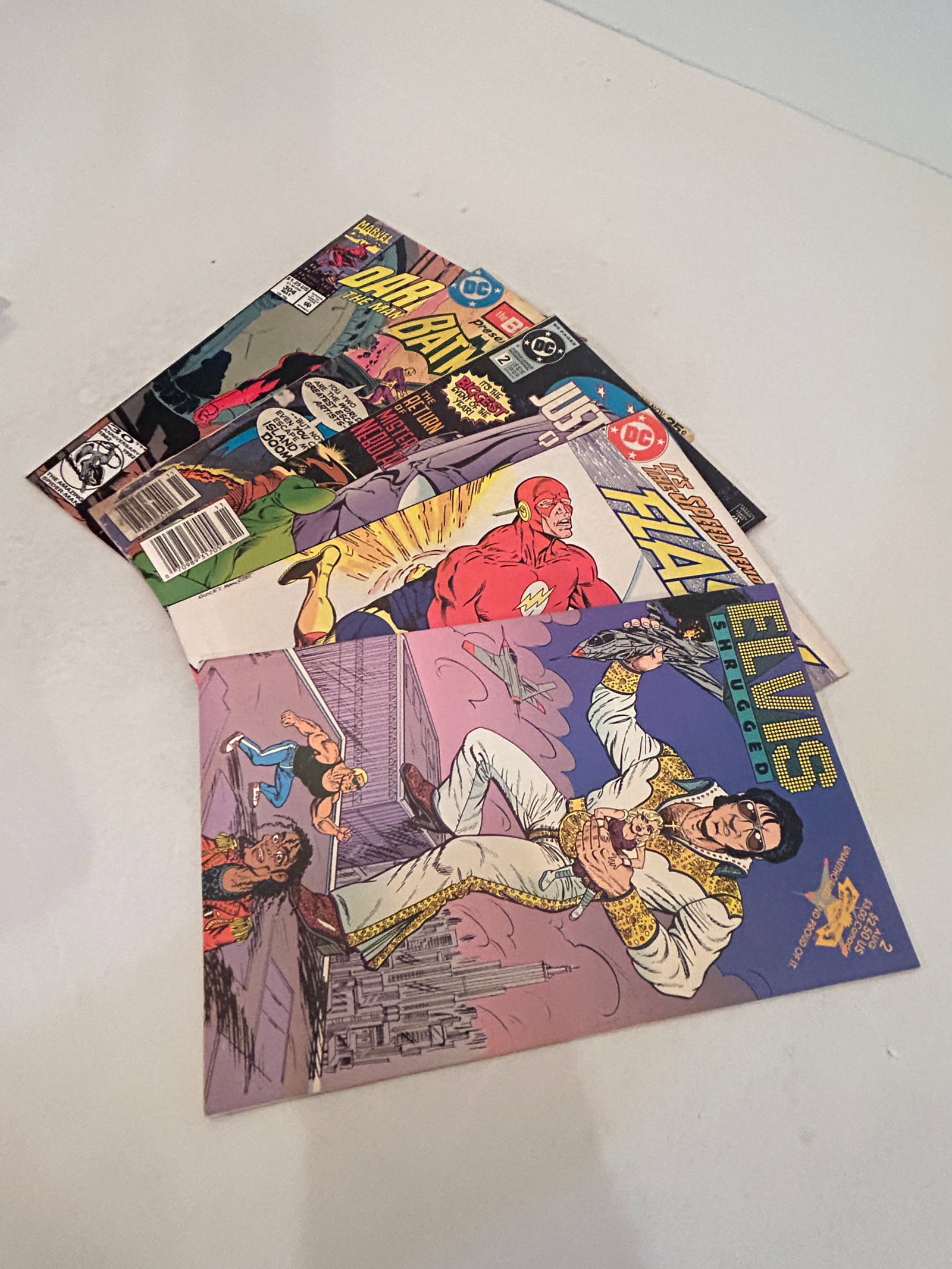 Vintage lot of 5 Comics: Vintage lot of 5 Comics Please view all photos as they are part of the description and condition of this Item, Feel free to contact me with questions or picture requests! Used Item AS IS