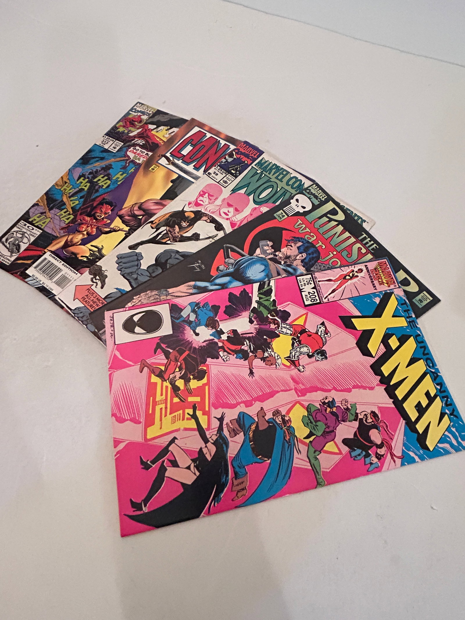 Vintage lot of 5 Comics: Vintage lot of 5 Comics Please view all photos as they are part of the description and condition of this Item, Feel free to contact me with questions or picture requests! Used Item AS IS