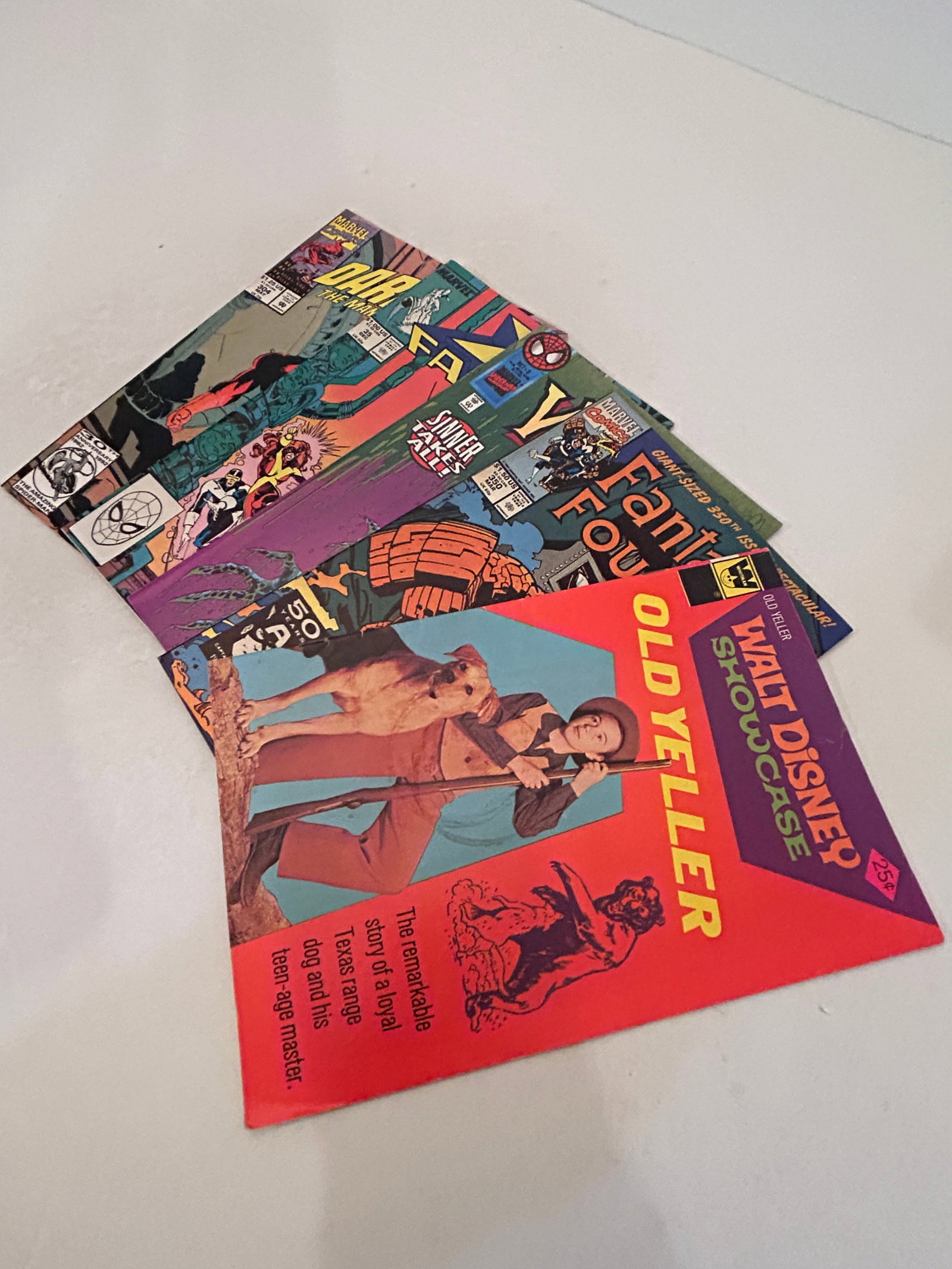 Vintage lot of 5 Comics: Vintage lot of 5 Comics Please view all photos as they are part of the description and condition of this Item, Feel free to contact me with questions or picture requests! Used Item AS IS
