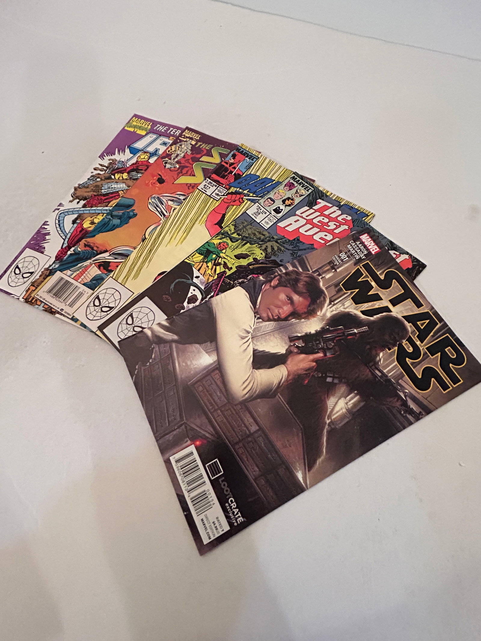 Vintage lot of 5 Comics: Vintage lot of 5 Comics Please view all photos as they are part of the description and condition of this Item, Feel free to contact me with questions or picture requests! Used Item AS IS