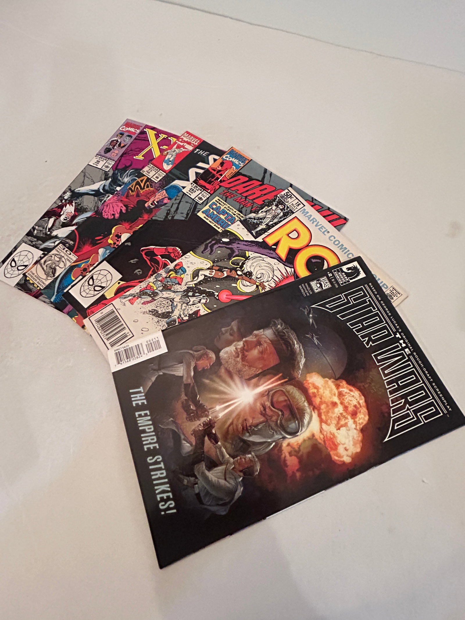 Vintage lot of 5 Comics: Vintage lot of 5 Comics Please view all photos as they are part of the description and condition of this Item, Feel free to contact me with questions or picture requests! Used Item AS IS