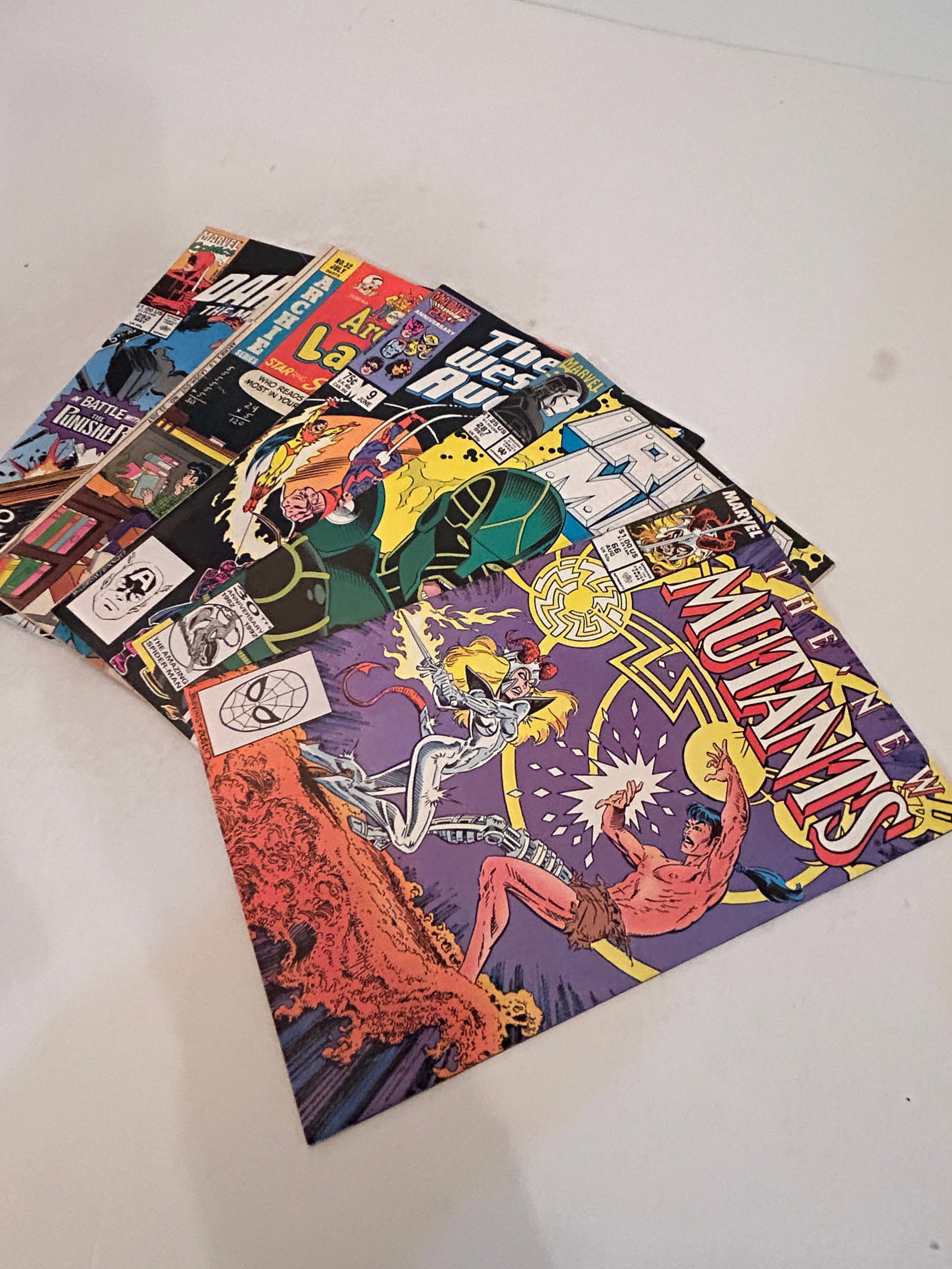 Vintage lot of 5 Comics: Vintage lot of 5 Comics Please view all photos as they are part of the description and condition of this Item, Feel free to contact me with questions or picture requests! Used Item AS IS