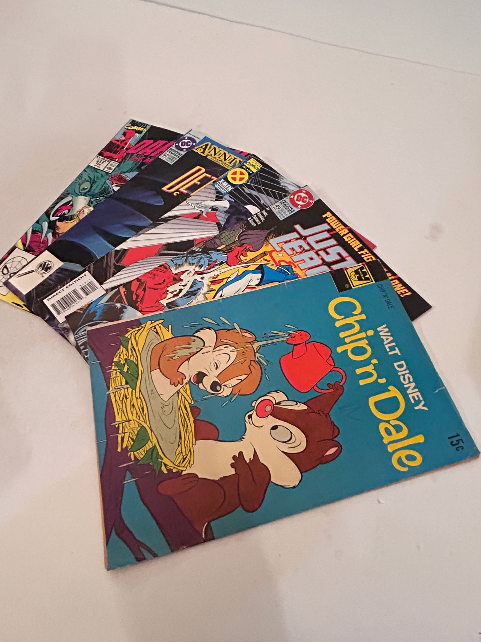 Vintage lot of 5 Comics: Vintage lot of 5 Comics Please view all photos as they are part of the description and condition of this Item, Feel free to contact me with questions or picture requests! Used Item AS IS