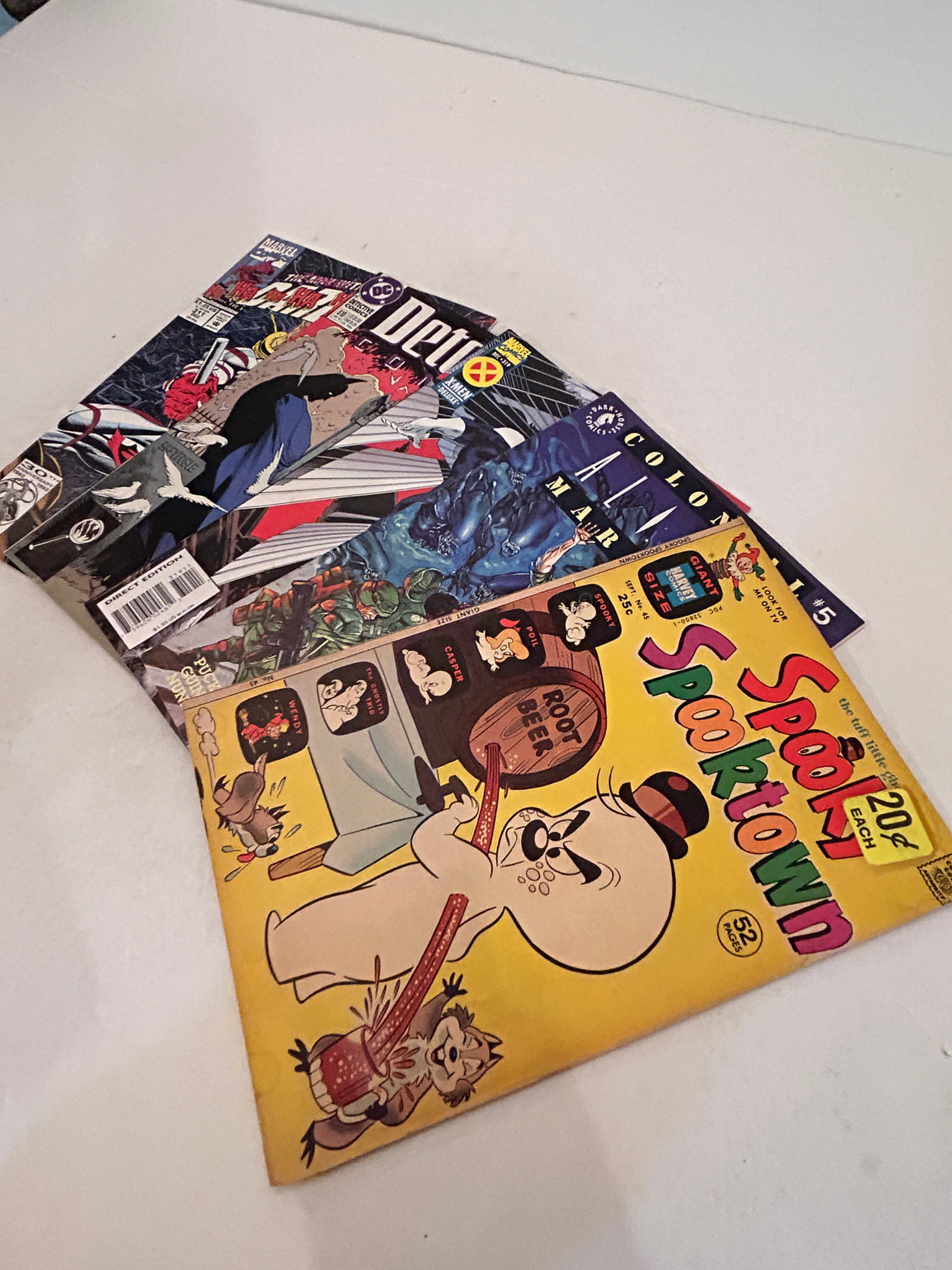 Vintage lot of 5 Comics: Vintage lot of 5 Comics Please view all photos as they are part of the description and condition of this Item, Feel free to contact me with questions or picture requests! Used Item AS IS