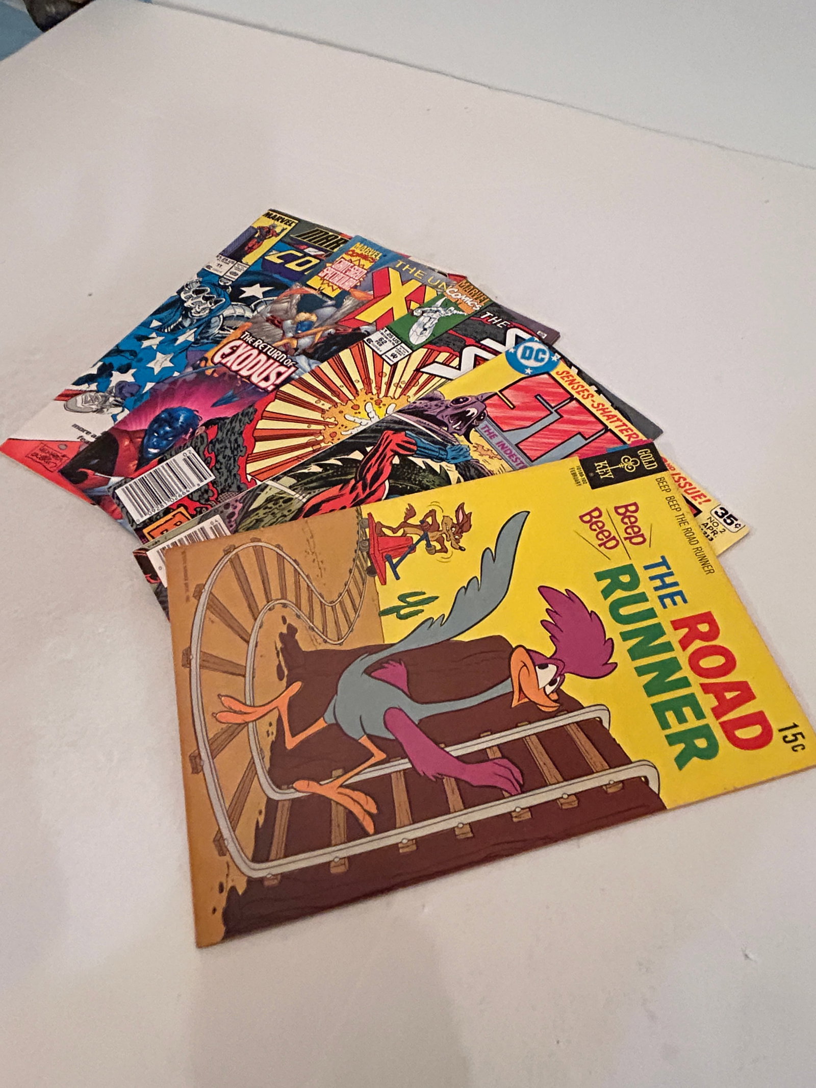 Vintage lot of 5 Comics: Vintage lot of 5 Comics Please view all photos as they are part of the description and condition of this Item, Feel free to contact me with questions or picture requests! Used Item AS IS