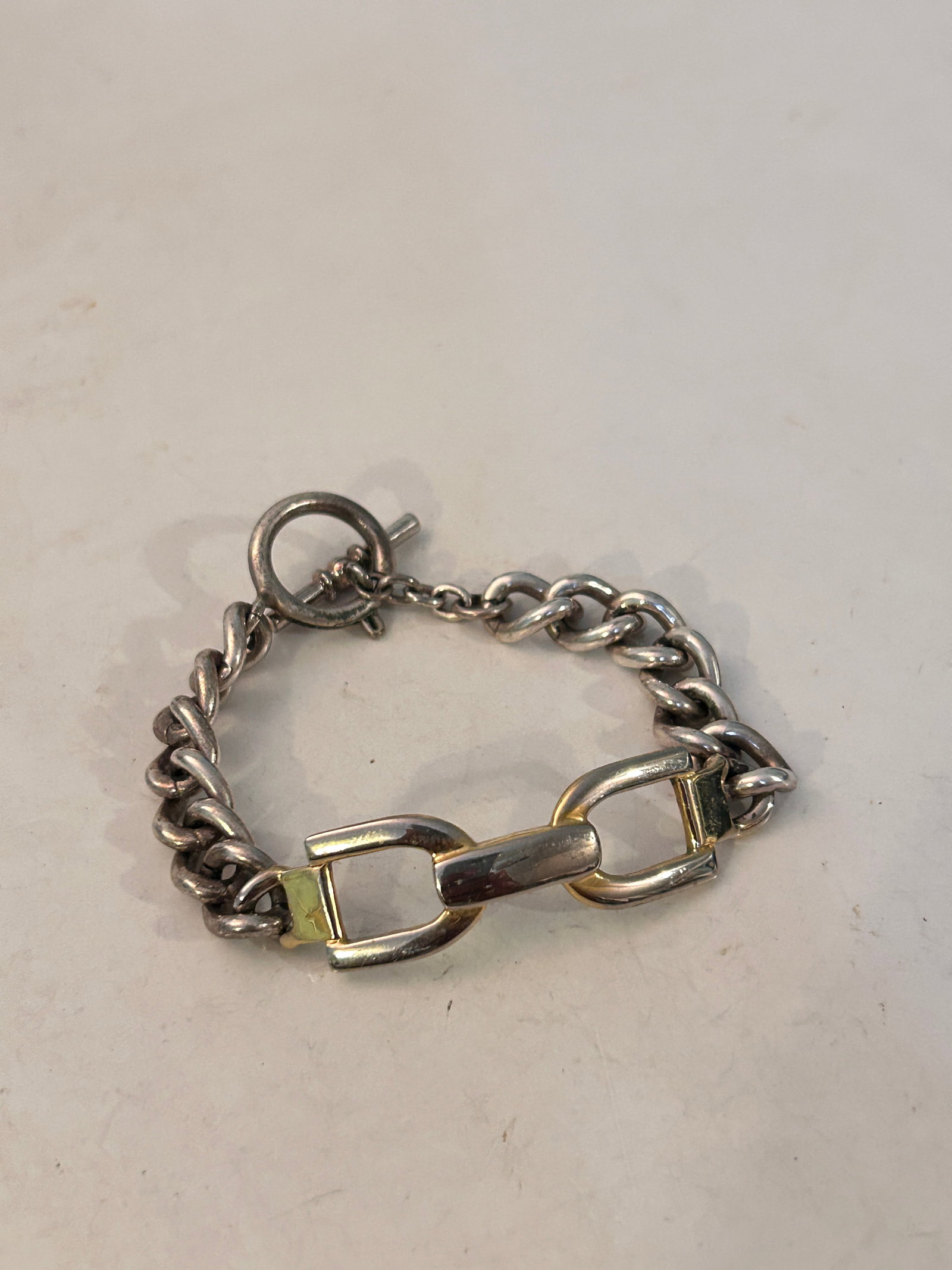 Ralph Lauren Signed SilverTone Chain Links Toggle Clasp Bracelet 7": Ralph Lauren Signed SilverTone Chain Links Toggle Clasp Bracelet 7" Please view all photos as they are part of the description and condition of this Item, Feel free to contact me with questions or pic