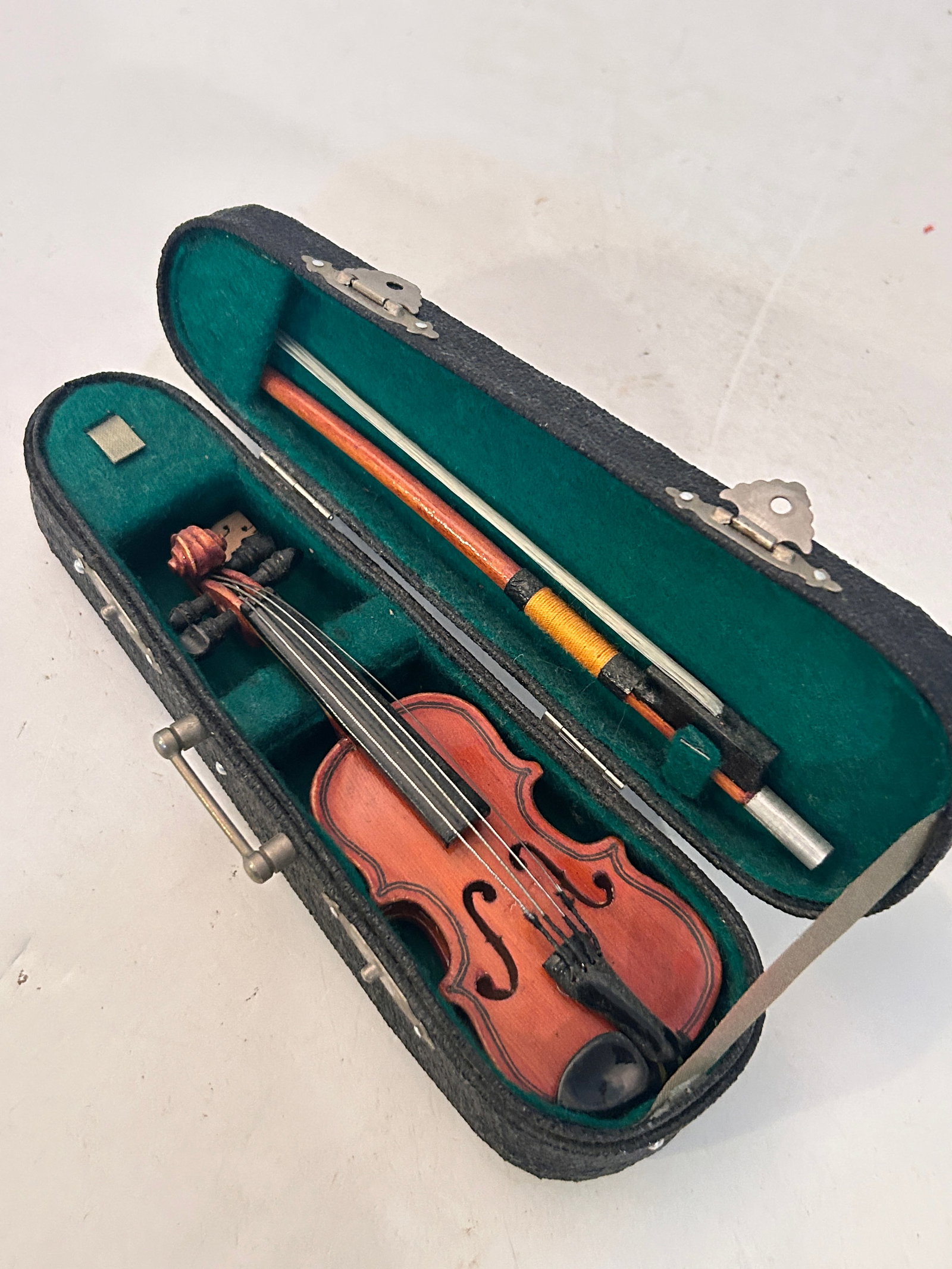 Vintage Mini Violin Greato Condition With case and bow 6 1/2" (1 of 5)
