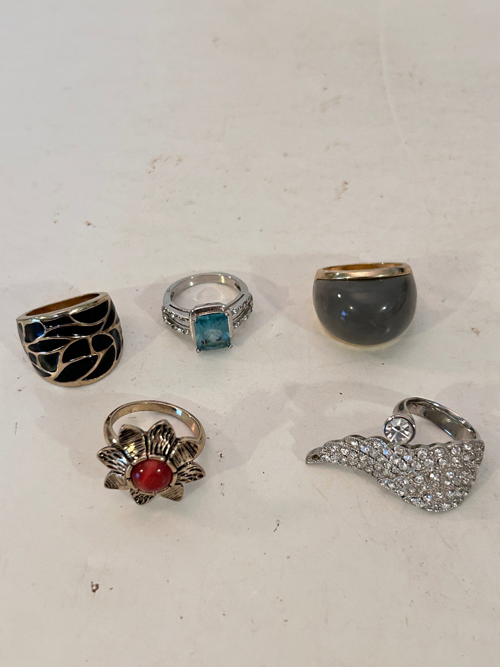 Vintage Lot of 5 Costume Rings (1 of 4)