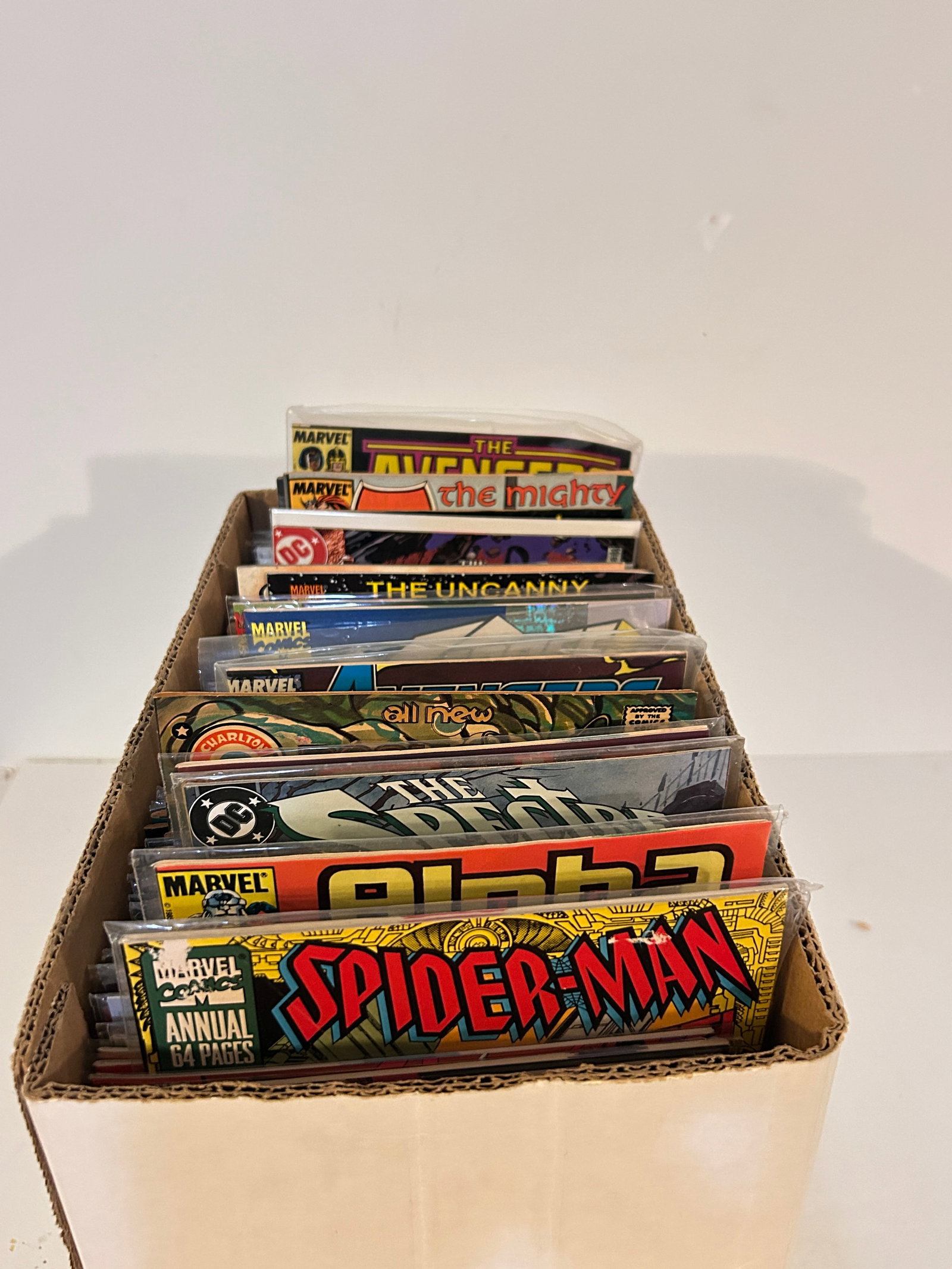 Vintage Short Box Of Comics: Vintage Short Box Of Comics Please view all photos as they are part of the description and condition of this Item, Feel free to contact me with questions or picture requests! Used Item AS IS