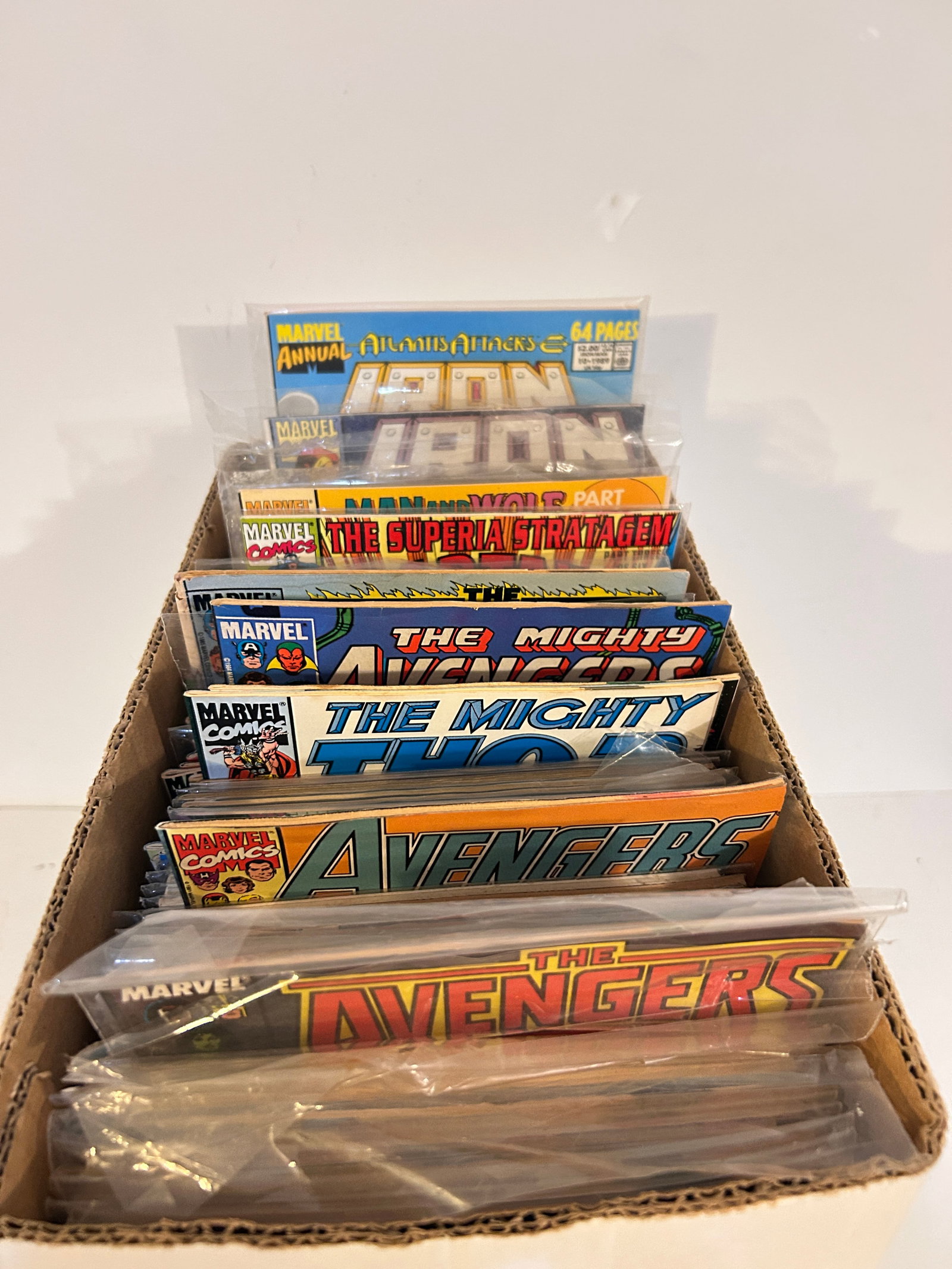 Vintage Short Box Of Comics: Vintage Short Box Of Comics Please view all photos as they are part of the description and condition of this Item, Feel free to contact me with questions or picture requests! Used Item AS IS
