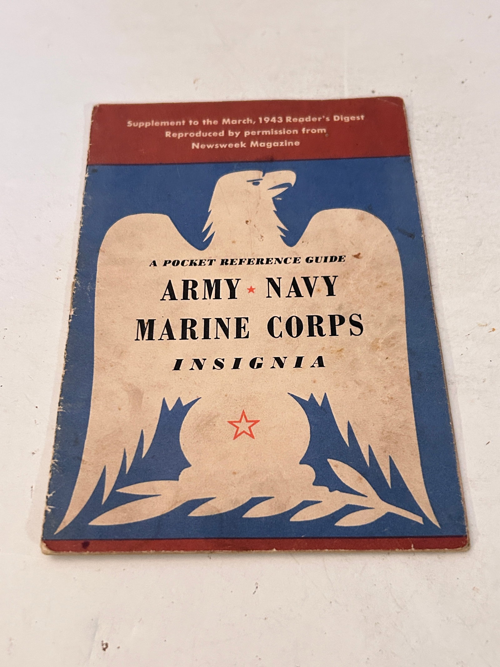 WWII 1943 Readers Digest NEWSWEEK Army Navy Marine Corps INSIGNIA Pocket Guide (1 of 3)