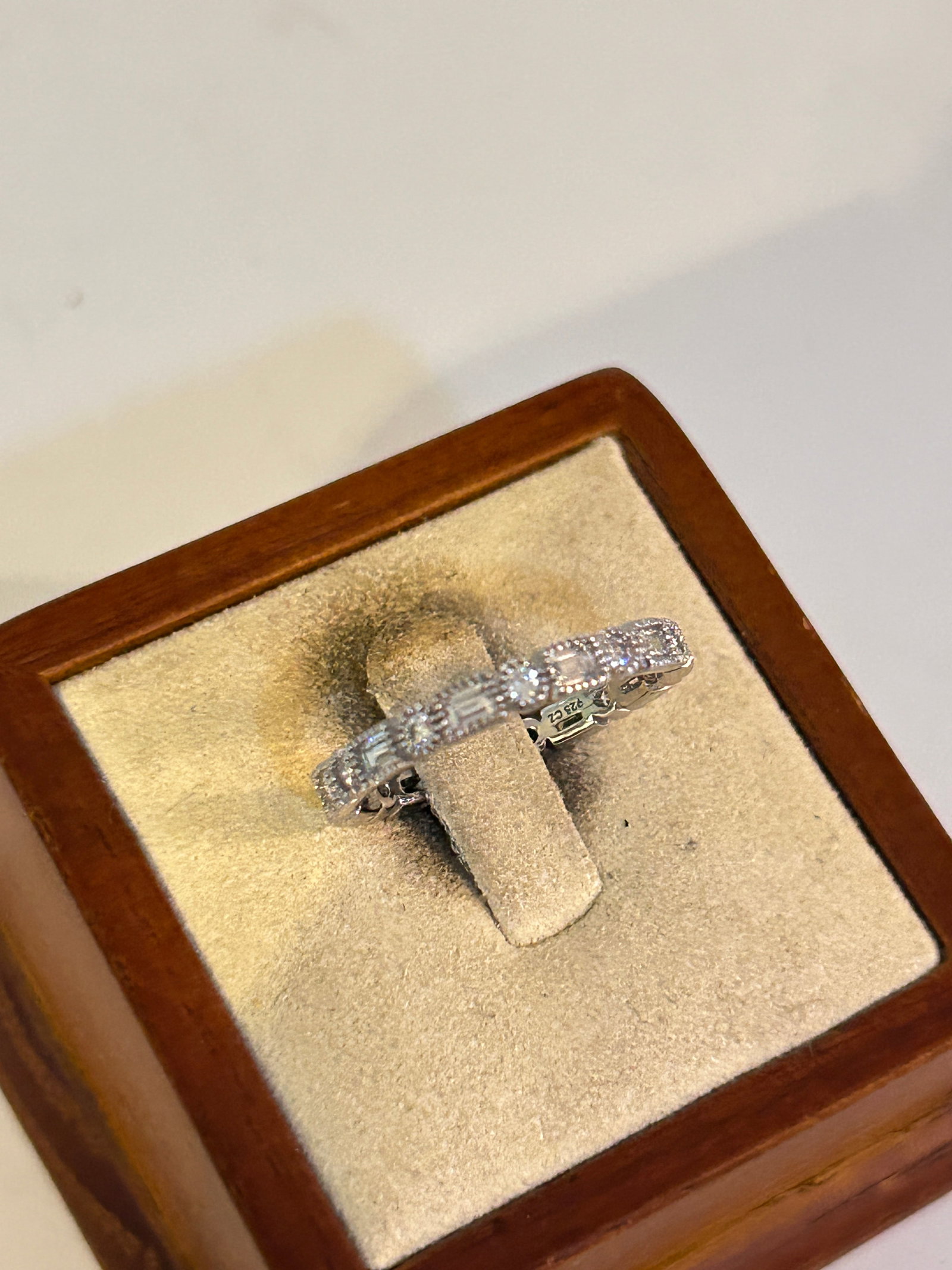 Vintage Sterling Silver SW CZ Band Ring Sz 9 (1 of 4)