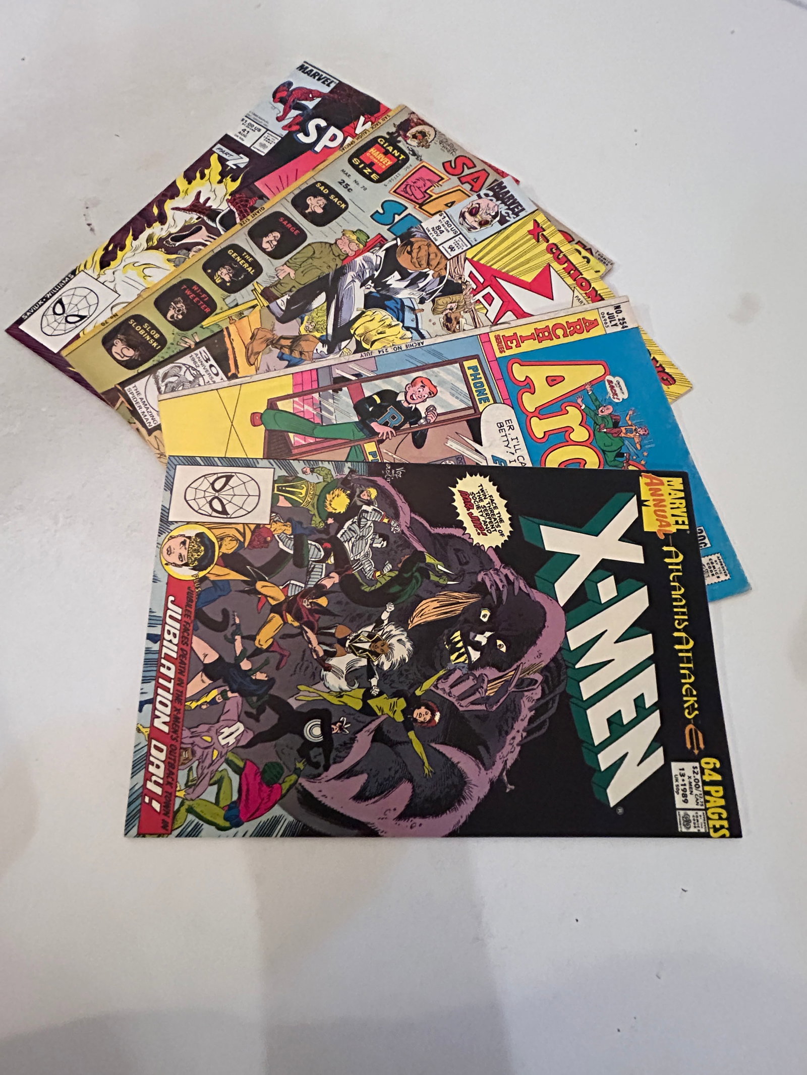 Vintage lot of 5 Comics: Vintage lot of 5 Comics Please view all photos as they are part of the description and condition of this Item, Feel free to contact me with questions or picture requests! Used Item AS IS