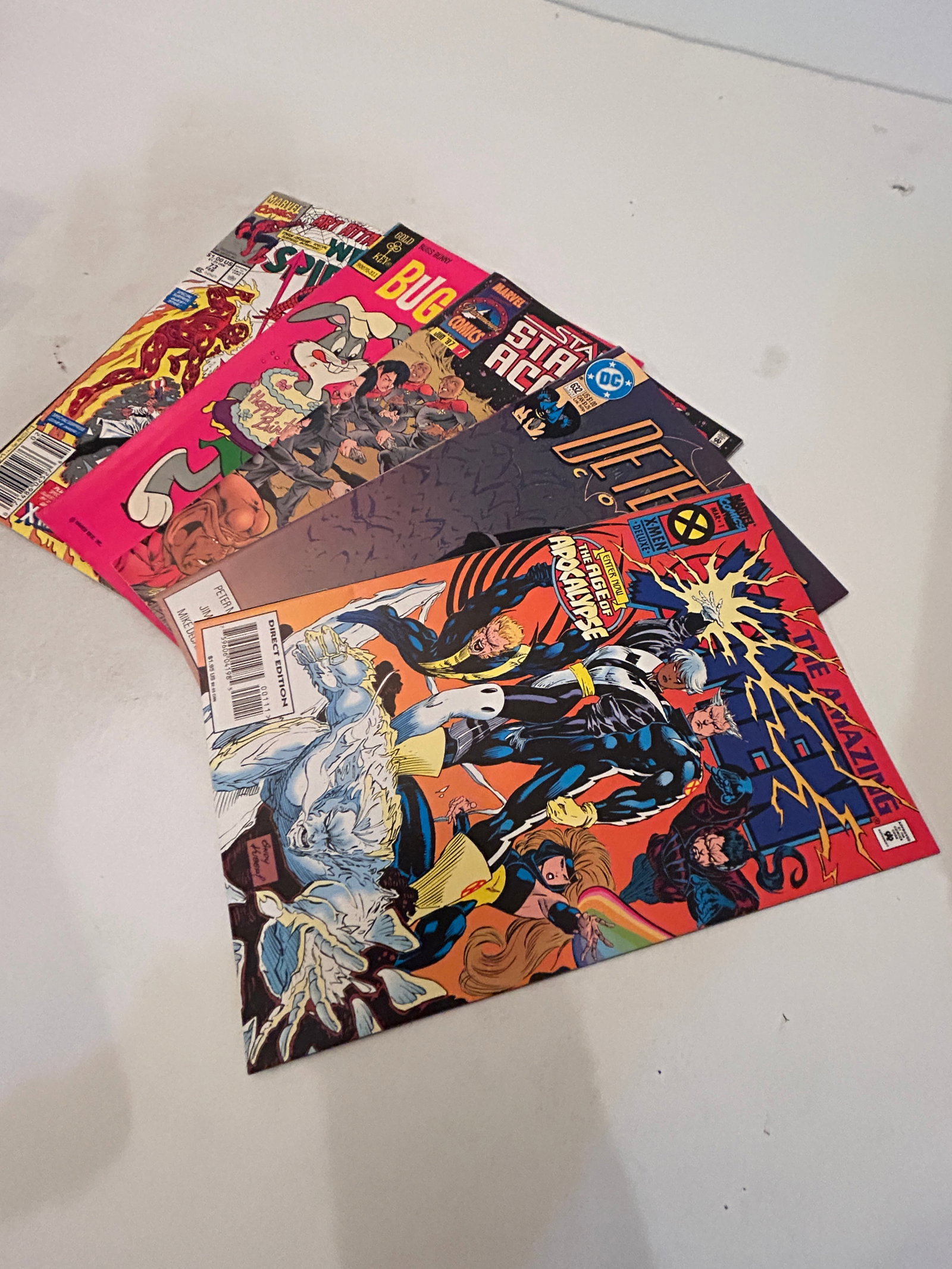Vintage lot of 5 Comics: Vintage lot of 5 Comics Please view all photos as they are part of the description and condition of this Item, Feel free to contact me with questions or picture requests! Used Item AS IS