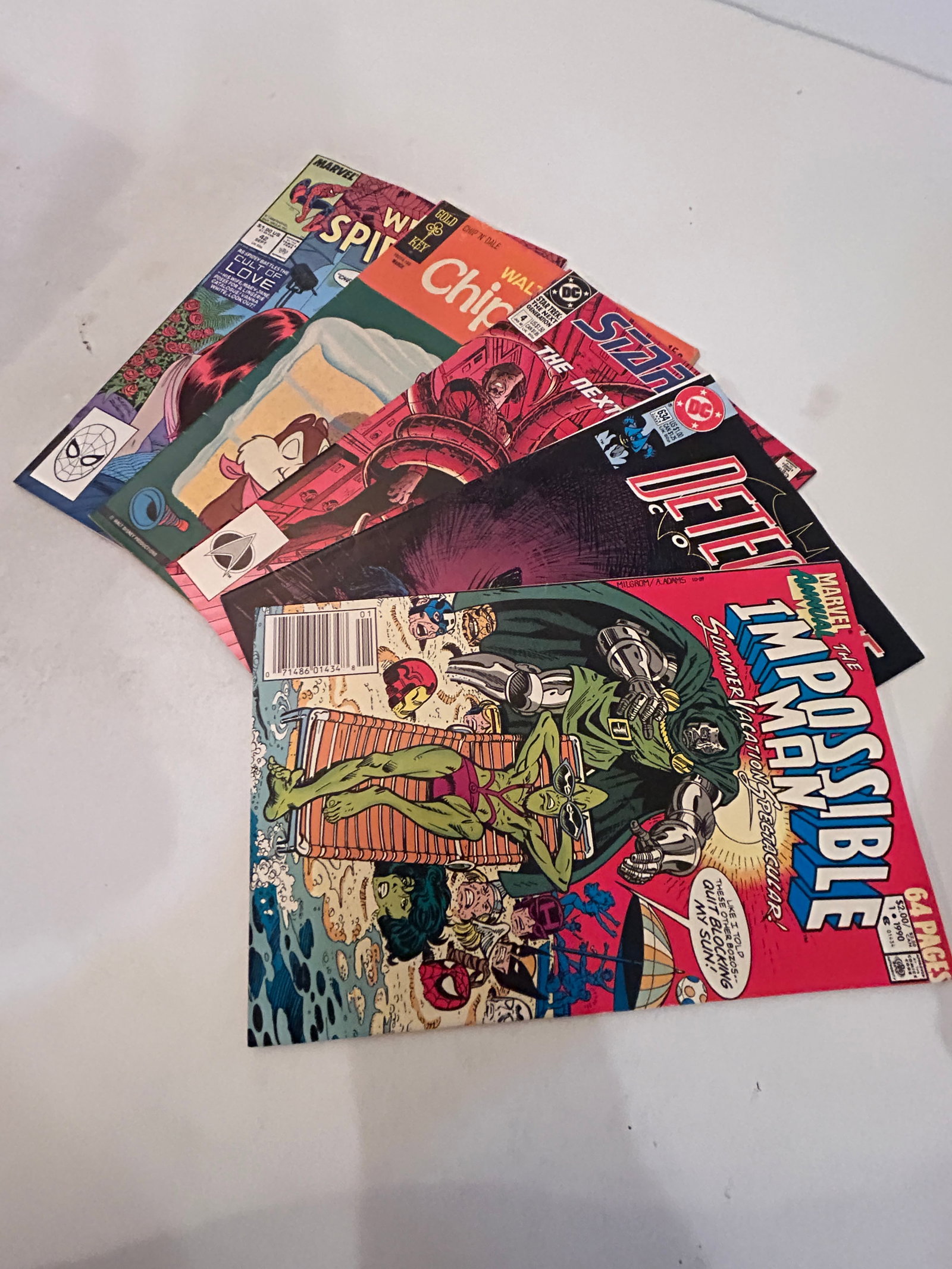 Vintage lot of 5 Comics: Vintage lot of 5 Comics Please view all photos as they are part of the description and condition of this Item, Feel free to contact me with questions or picture requests! Used Item AS IS