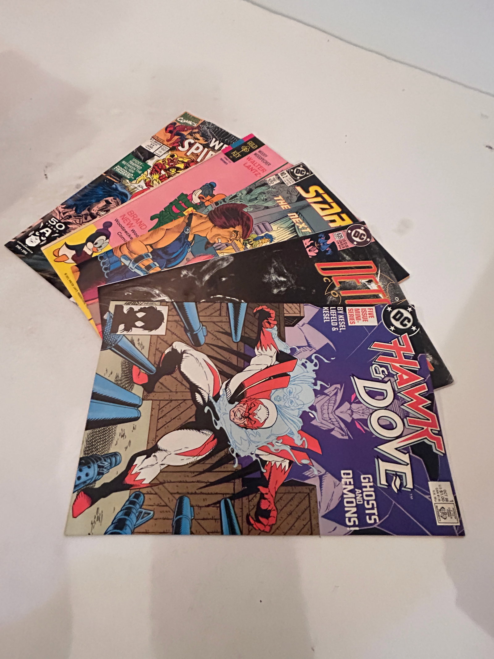 Vintage lot of 5 Comics: Vintage lot of 5 Comics Please view all photos as they are part of the description and condition of this Item, Feel free to contact me with questions or picture requests! Used Item AS IS