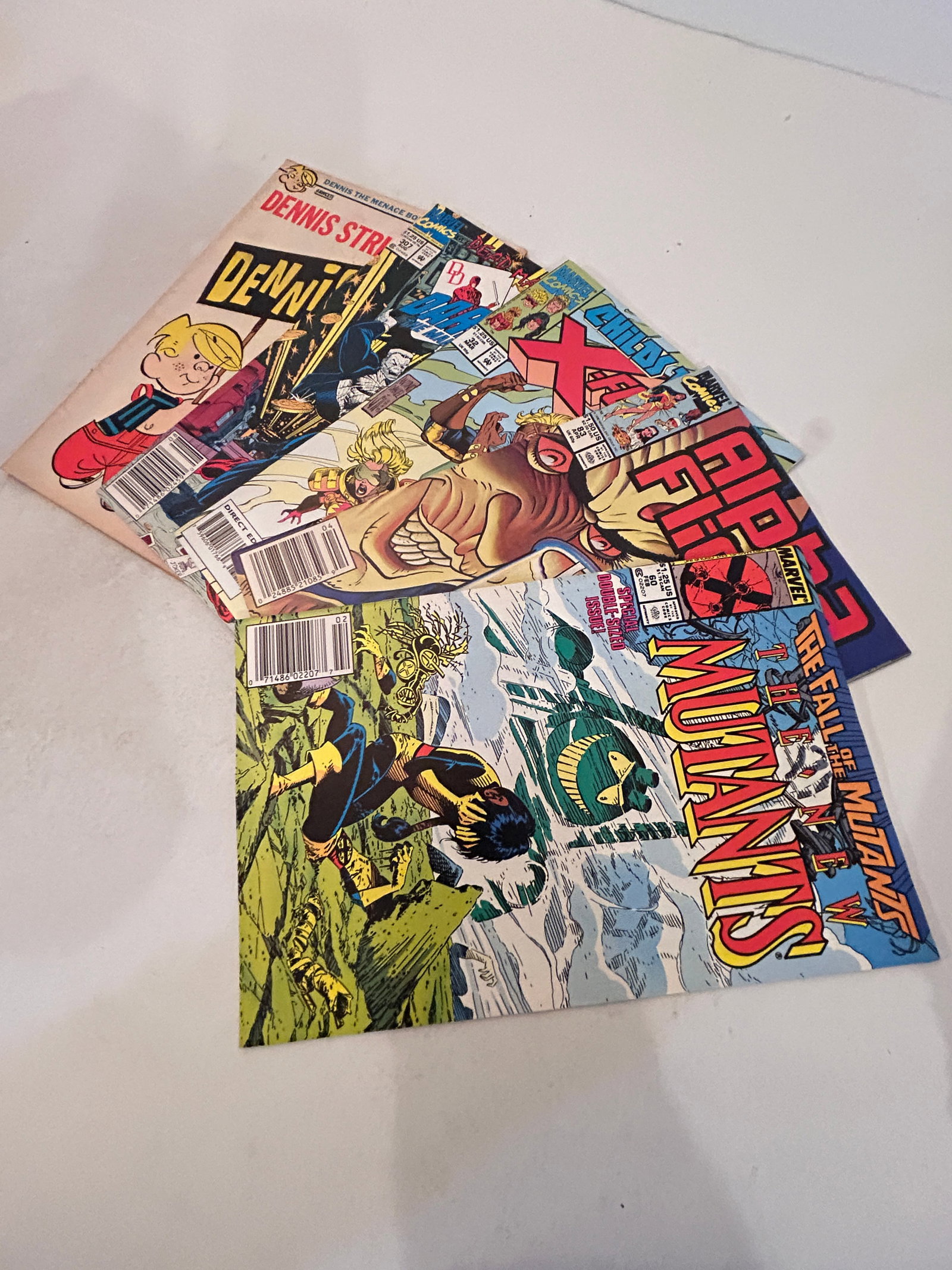 Vintage lot of 5 Comics: Vintage lot of 5 Comics Please view all photos as they are part of the description and condition of this Item, Feel free to contact me with questions or picture requests! Used Item AS IS