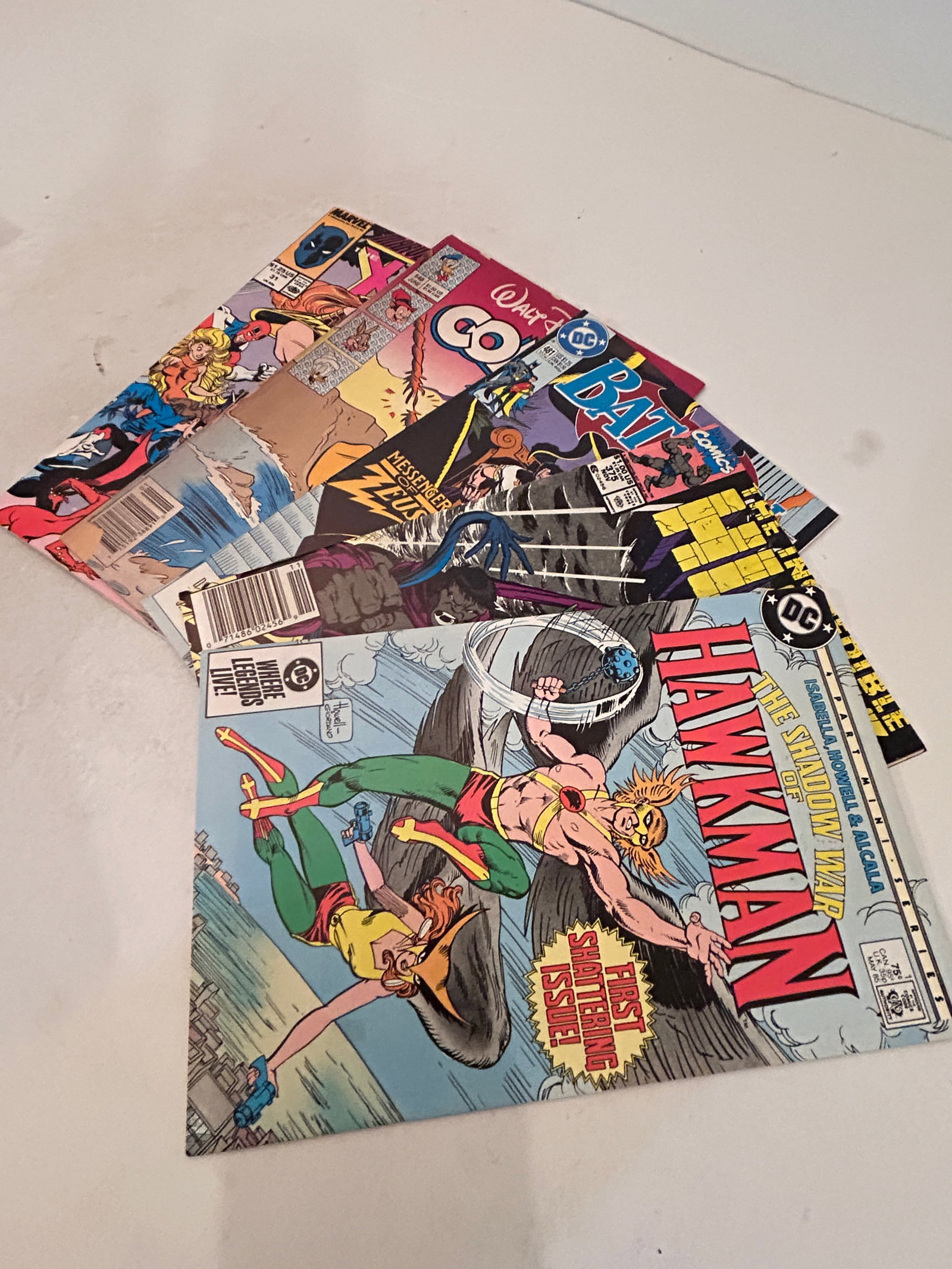 Vintage lot of 5 Comics: Vintage lot of 5 Comics Please view all photos as they are part of the description and condition of this Item, Feel free to contact me with questions or picture requests! Used Item AS IS