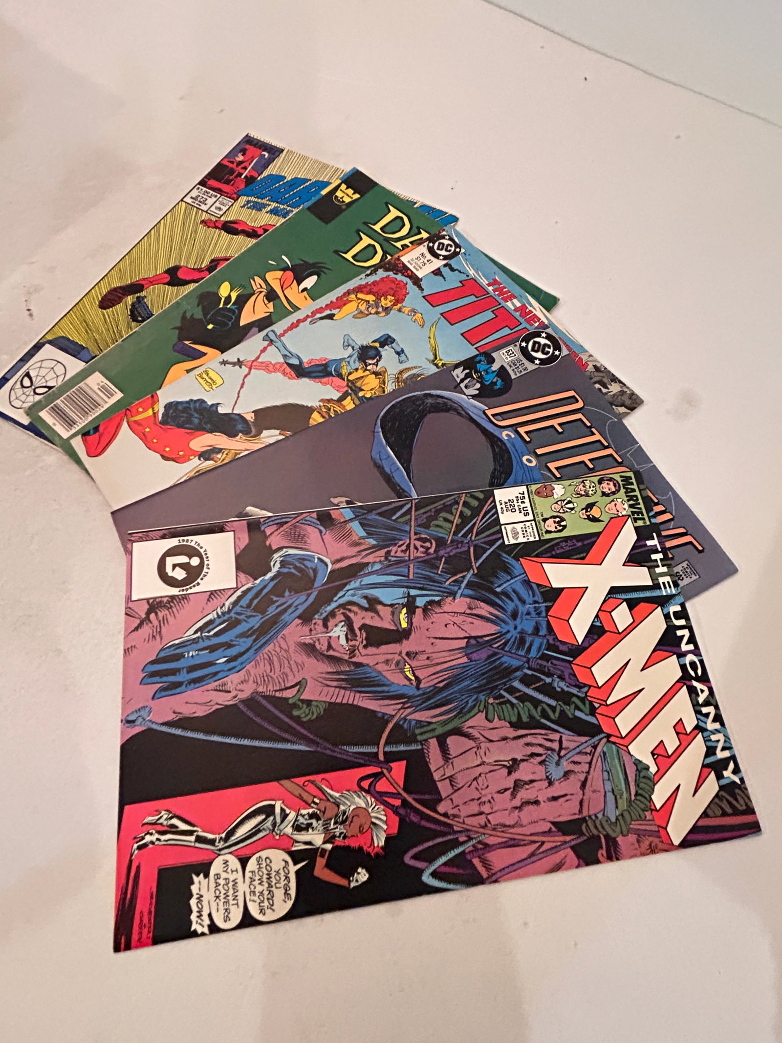 Vintage lot of 5 Comics: Vintage lot of 5 Comics Please view all photos as they are part of the description and condition of this Item, Feel free to contact me with questions or picture requests! Used Item AS IS