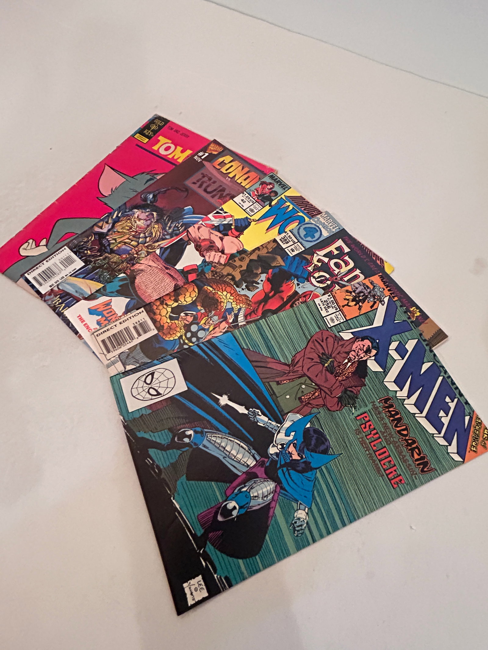 Vintage lot of 5 Comics: Vintage lot of 5 Comics Please view all photos as they are part of the description and condition of this Item, Feel free to contact me with questions or picture requests! Used Item AS IS