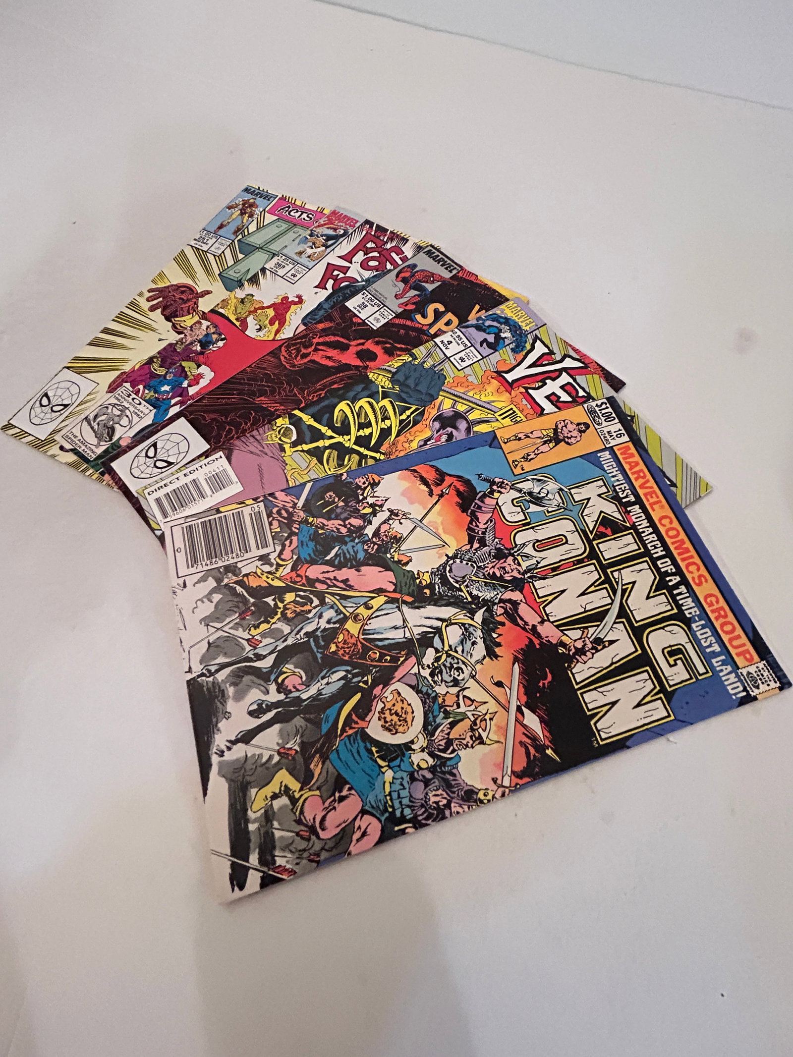 Vintage lot of 5 Comics: Vintage lot of 5 Comics Please view all photos as they are part of the description and condition of this Item, Feel free to contact me with questions or picture requests! Used Item AS IS