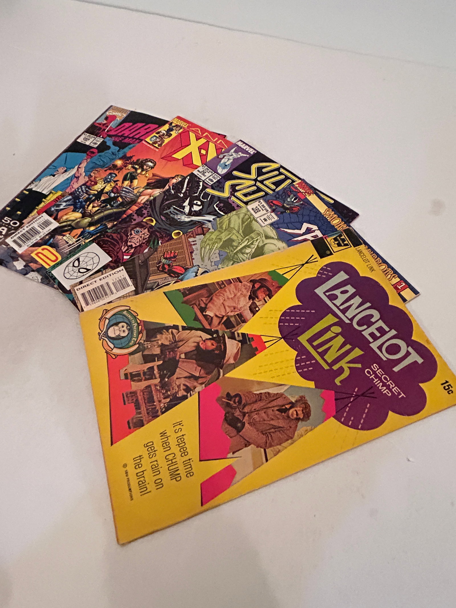 Vintage lot of 5 Comics: Vintage lot of 5 Comics Please view all photos as they are part of the description and condition of this Item, Feel free to contact me with questions or picture requests! Used Item AS IS