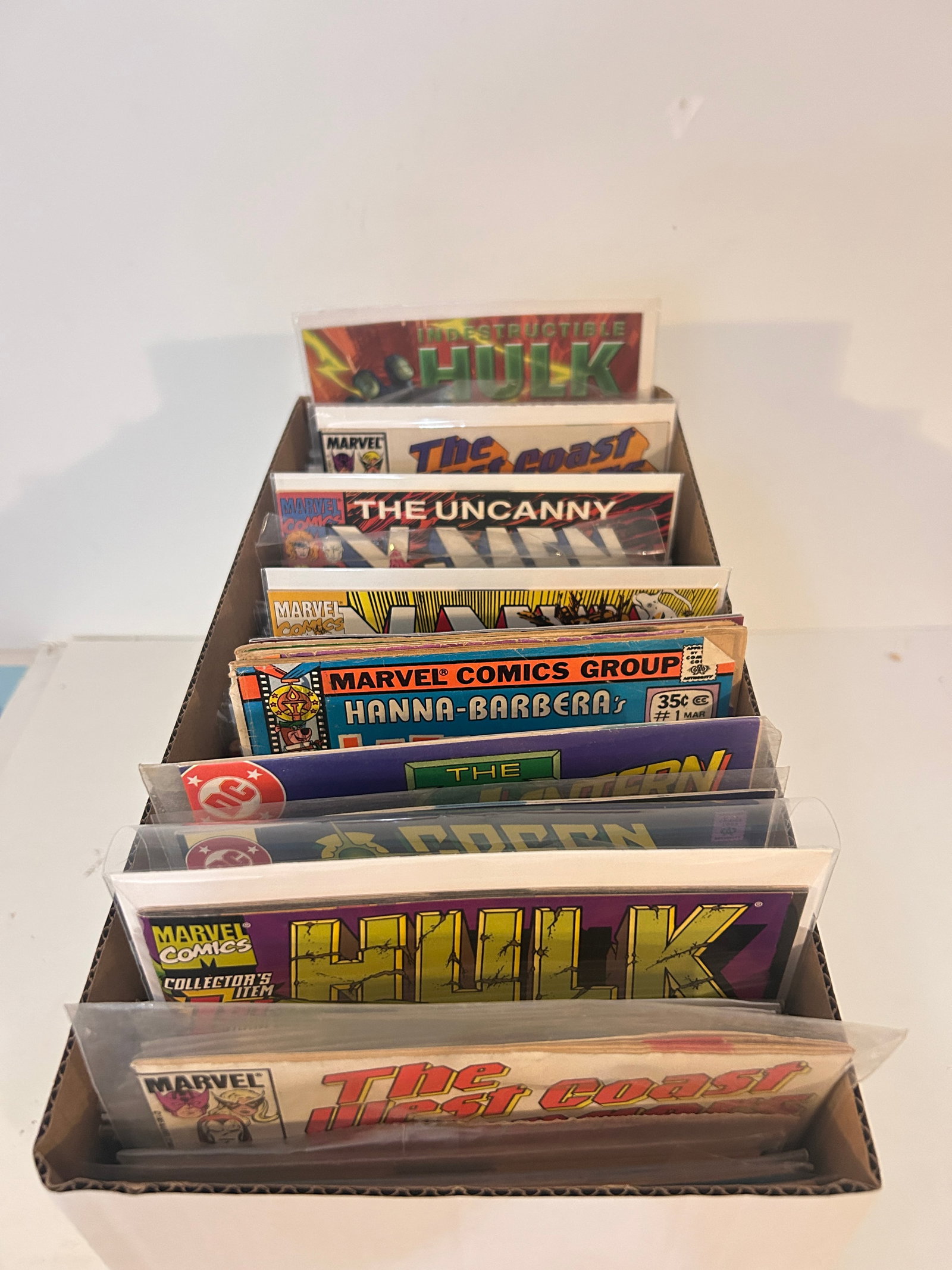 Vintage Short box of Comics: Vintage Short box of Comics Please view all photos as they are part of the description and condition of this Item, Feel free to contact me with questions or picture requests! Used Item AS IS