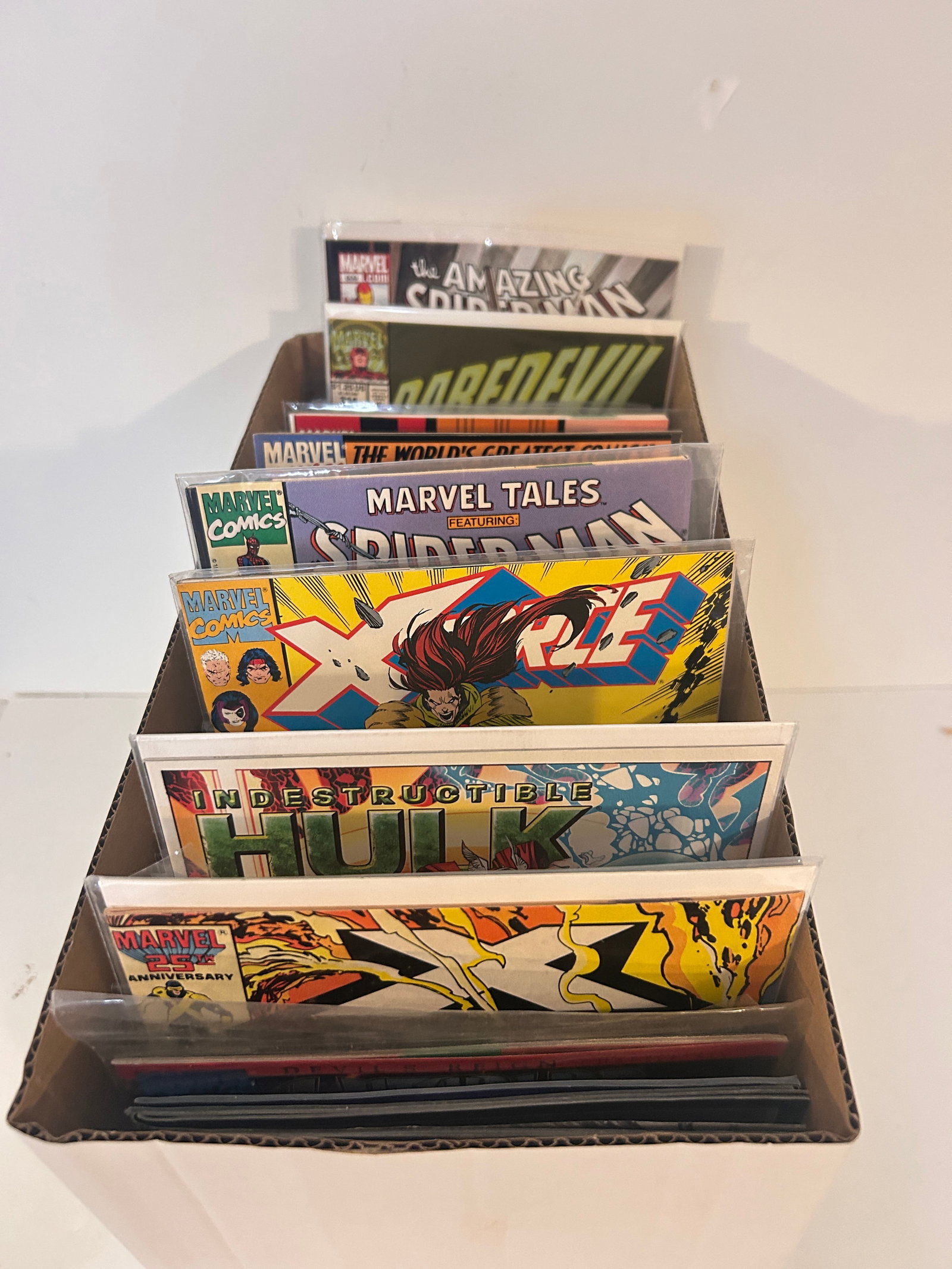 Vintage Short box of Comics: Vintage Short box of Comics Please view all photos as they are part of the description and condition of this Item, Feel free to contact me with questions or picture requests! Used Item AS IS