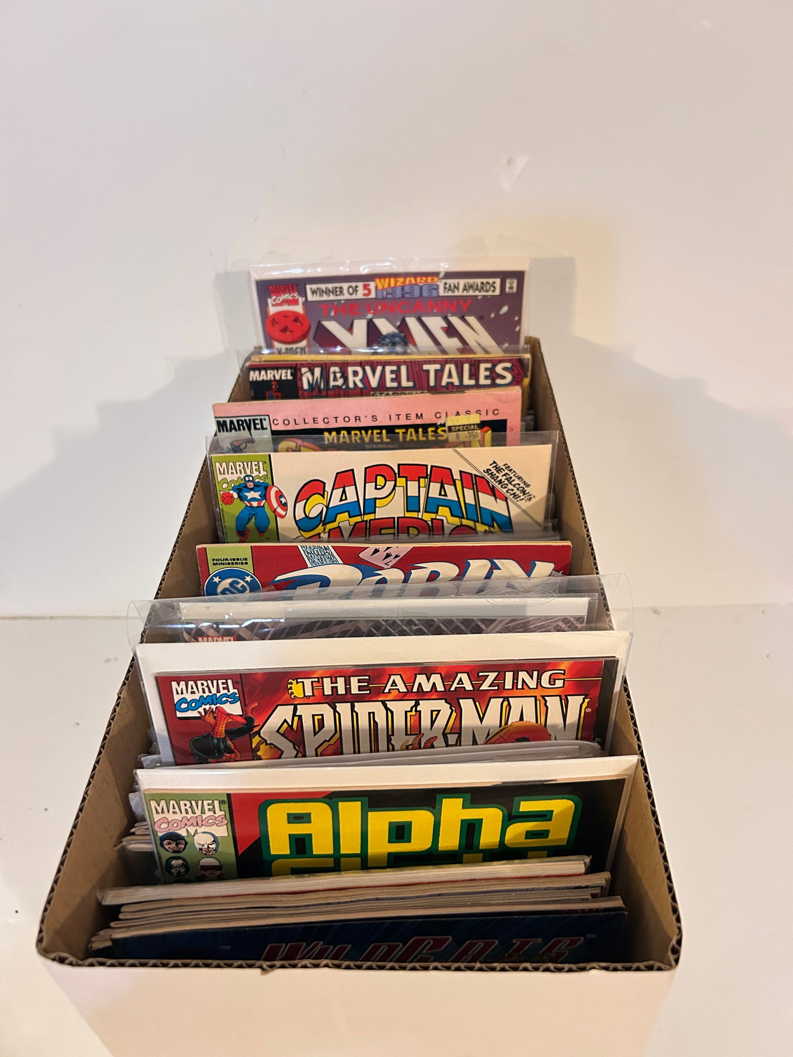 Vintage Short box of Comics: Vintage Short box of Comics Please view all photos as they are part of the description and condition of this Item, Feel free to contact me with questions or picture requests! Used Item AS IS