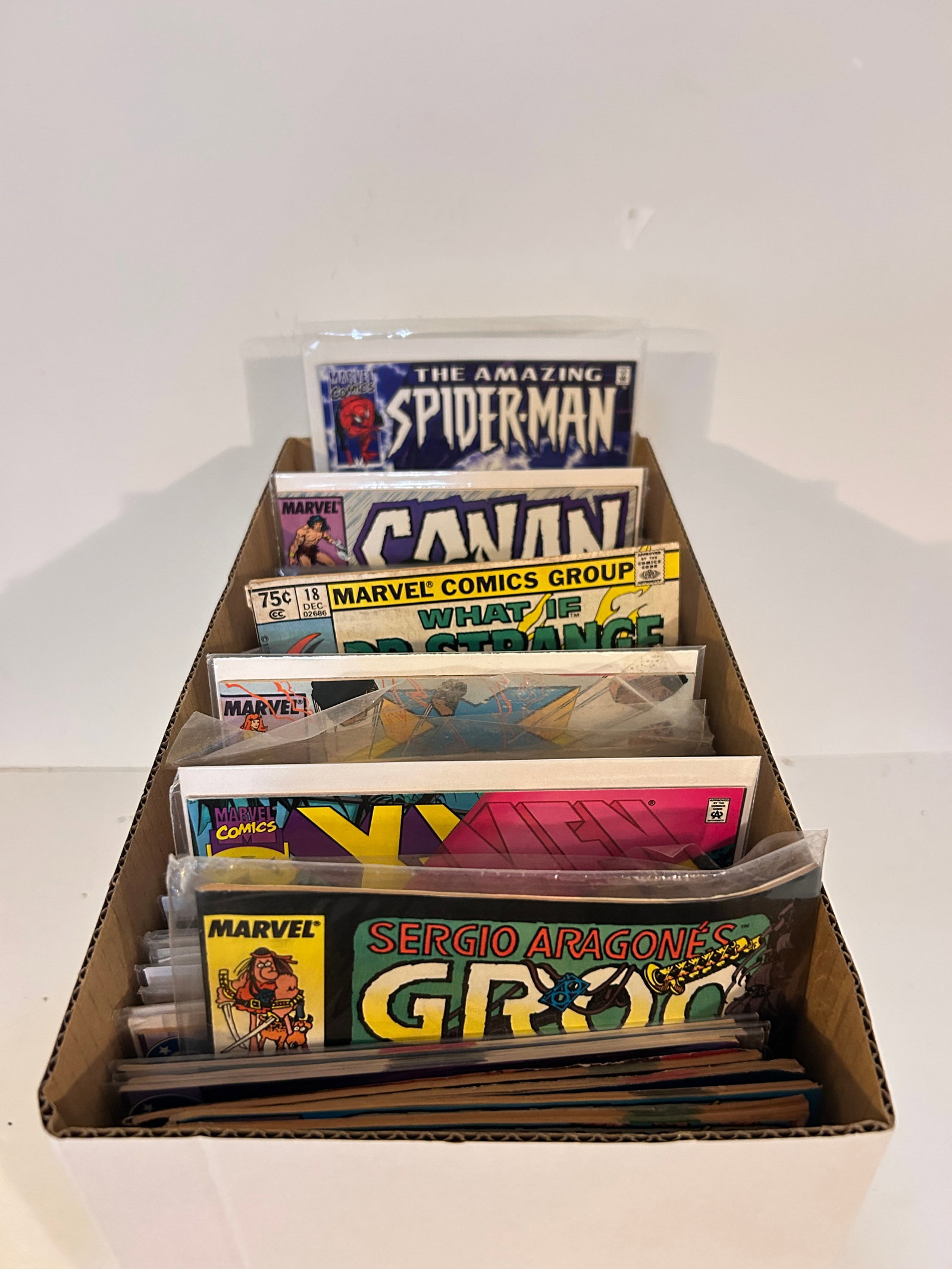 Vintage Short box of Comics: Vintage Short box of Comics Please view all photos as they are part of the description and condition of this Item, Feel free to contact me with questions or picture requests! Used Item AS IS