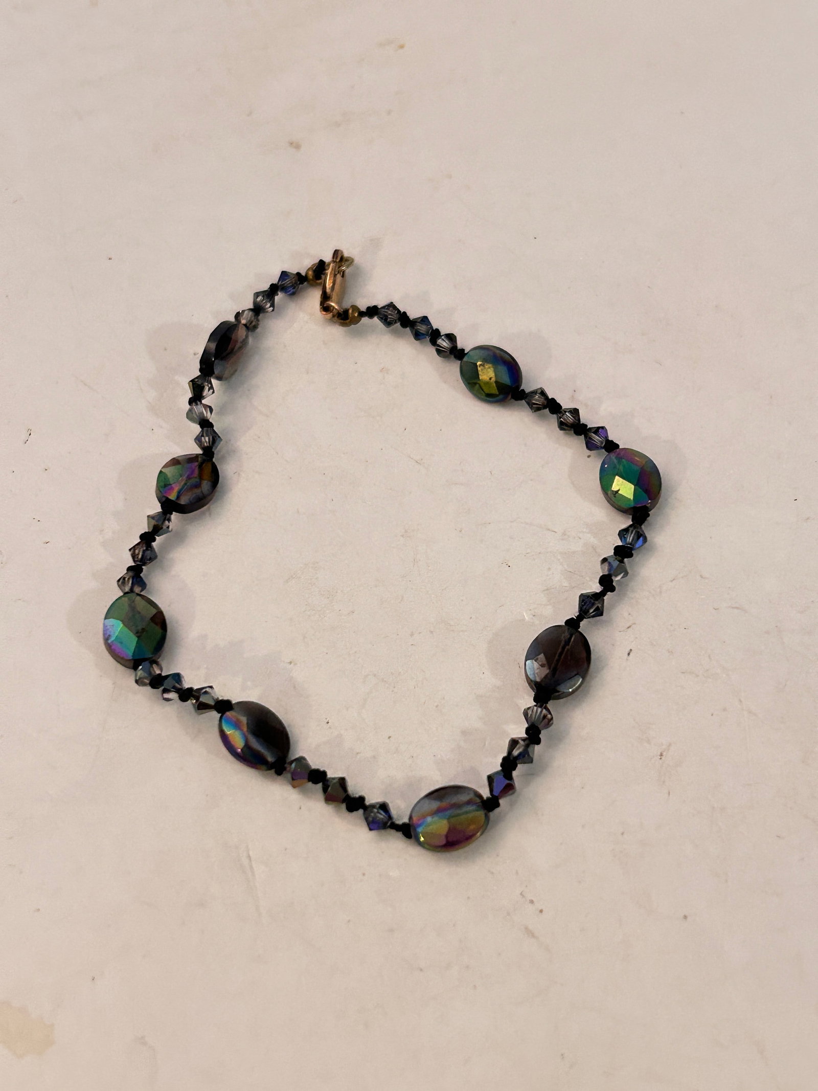 Vintage Gold filled bead Bracelet 8": Vintage Gold filled bead Bracelet 8" Please view all photos as they are part of the description and condition of this Item, Feel free to contact me with questions or picture requests! Used Item AS IS
