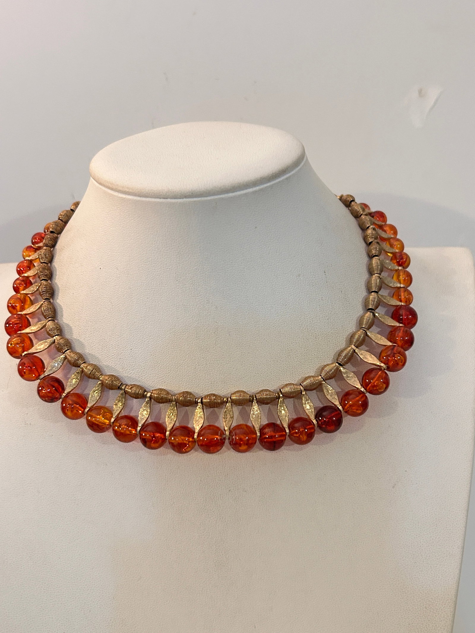 Vintage Orange Acrylic Goldtone Collar Teardrop Necklace 14": Vintage Orange Acrylic Goldtone Collar Teardrop Necklace 14" Please view all photos as they are part of the description and condition of this Item, Feel free to contact me with questions or picture re