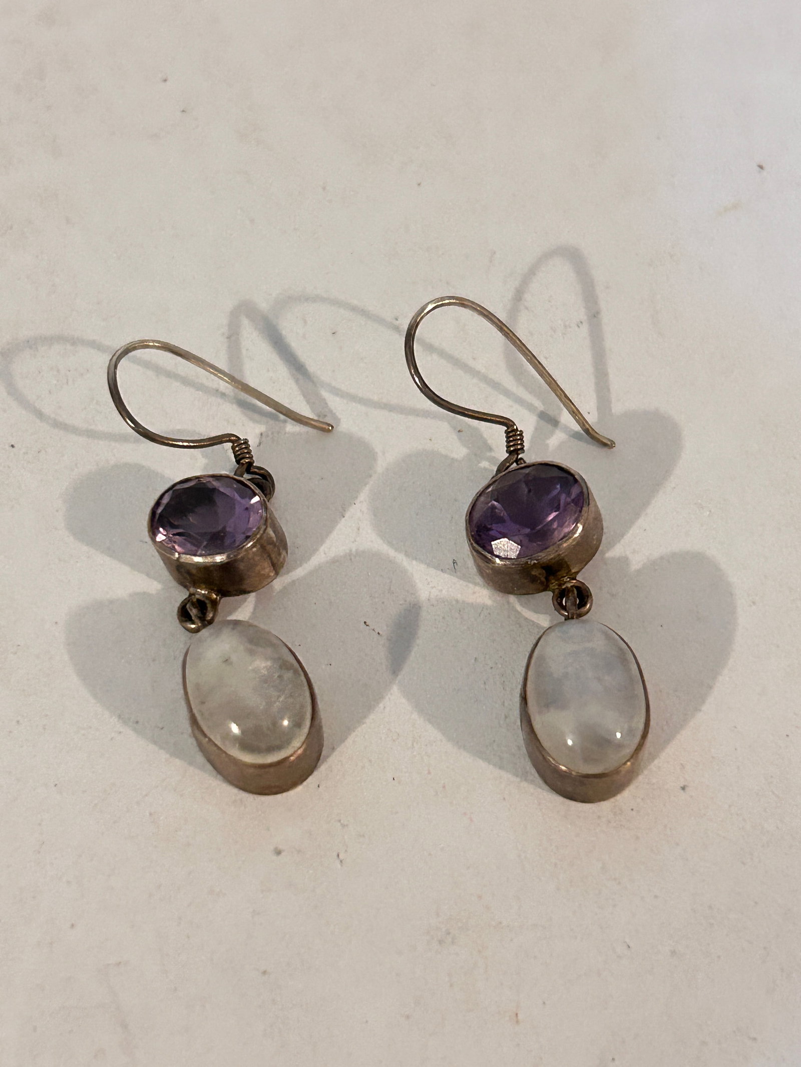 Vintage Sterling Silver Dangle Amethyst Earrings: Vintage Sterling Silver Dangle Amethyst Earrings Please view all photos as they are part of the description and condition of this Item, Feel free to contact me with questions or picture requests! Used