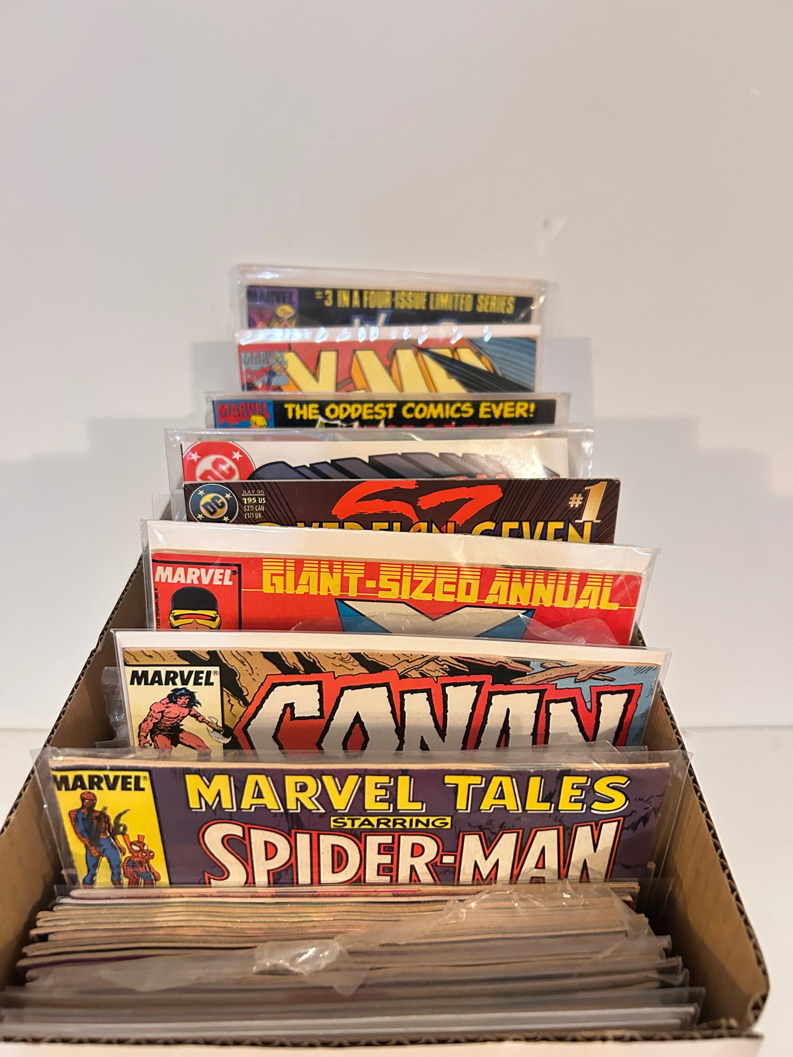 Vintage Short box of Comics: Vintage Short box of Comics Please view all photos as they are part of the description and condition of this Item, Feel free to contact me with questions or picture requests! Used Item AS IS
