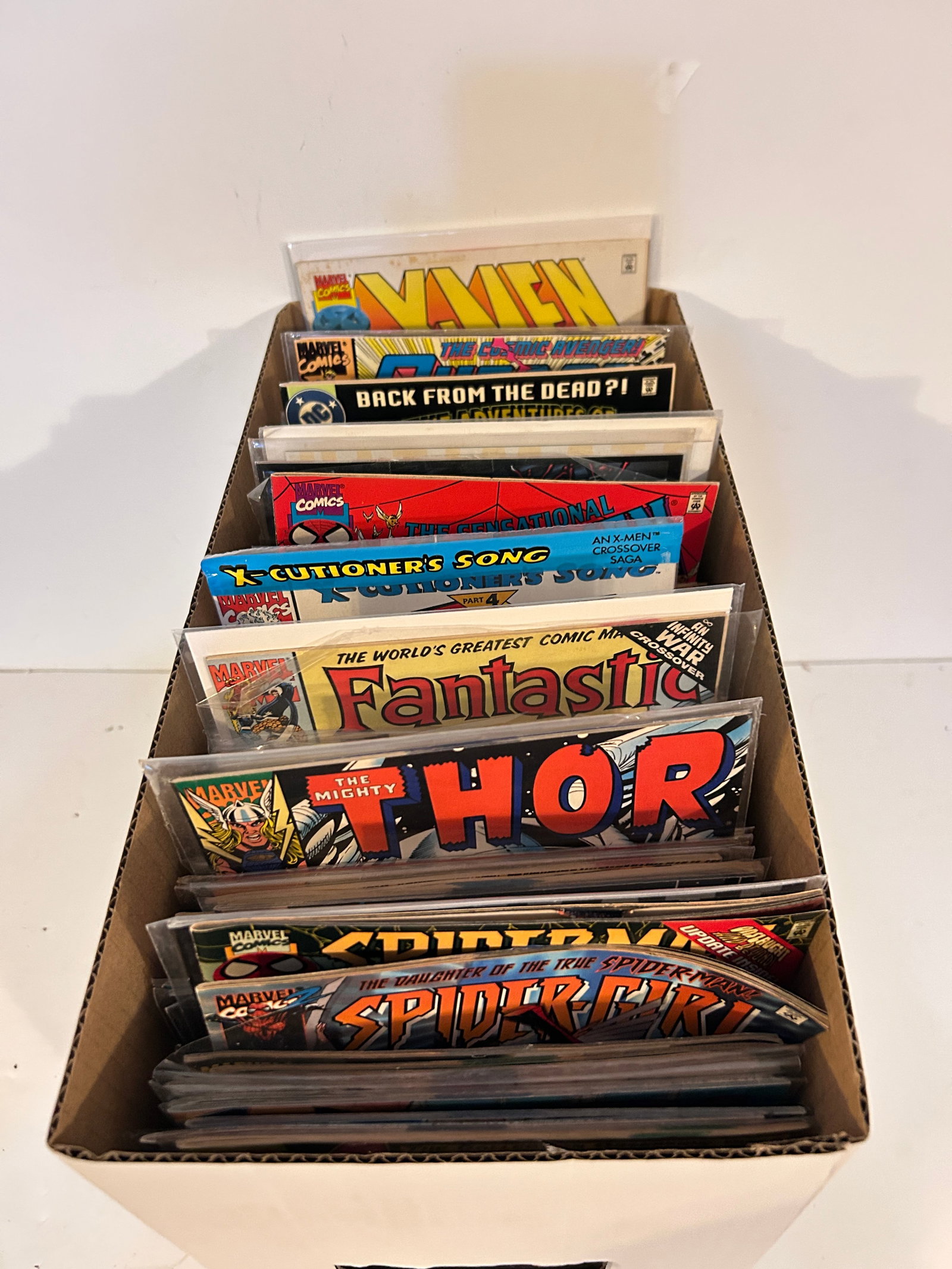 Vintage Short box of Comics: Vintage Short box of Comics Please view all photos as they are part of the description and condition of this Item, Feel free to contact me with questions or picture requests! Used Item AS IS