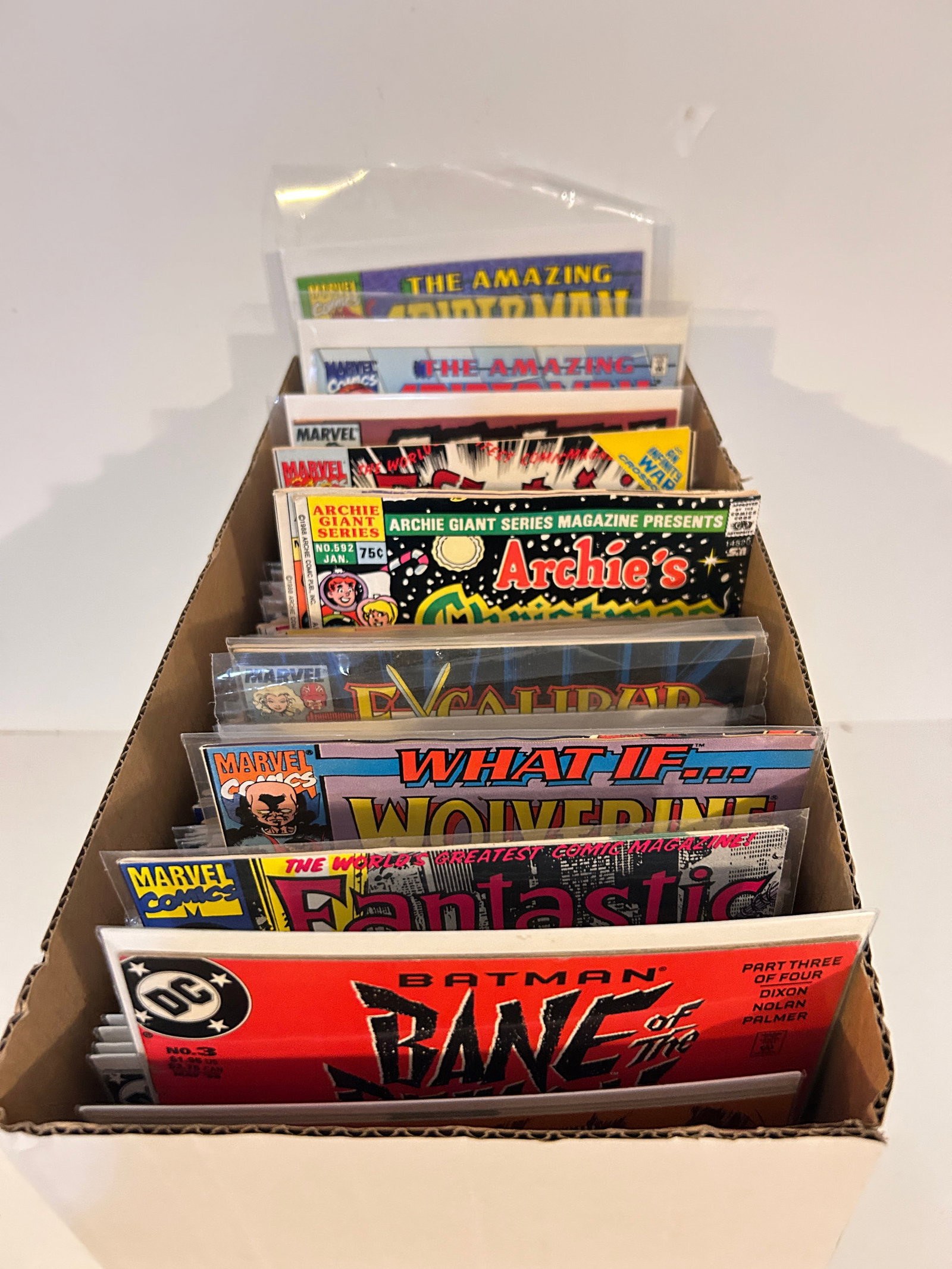 Vintage Short box of Comics: Vintage Short box of Comics Please view all photos as they are part of the description and condition of this Item, Feel free to contact me with questions or picture requests! Used Item AS IS