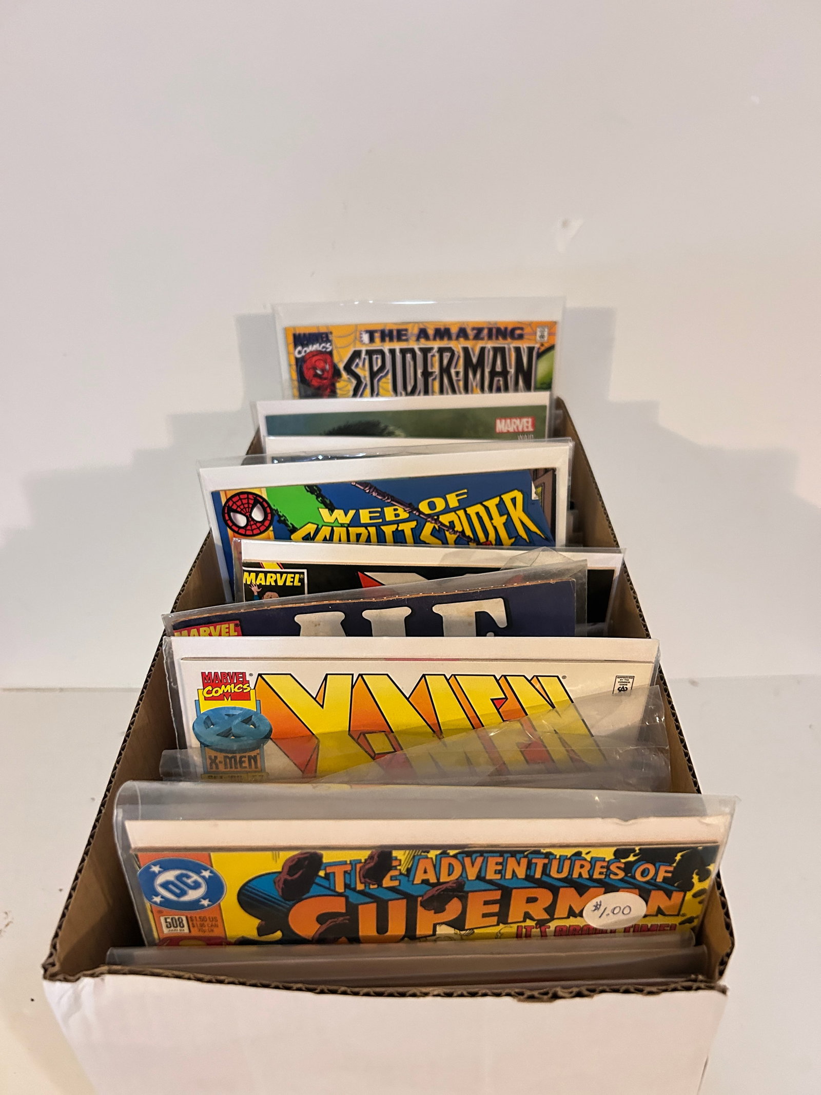 Vintage Short box of Comics: Vintage Short box of Comics Please view all photos as they are part of the description and condition of this Item, Feel free to contact me with questions or picture requests! Used Item AS IS