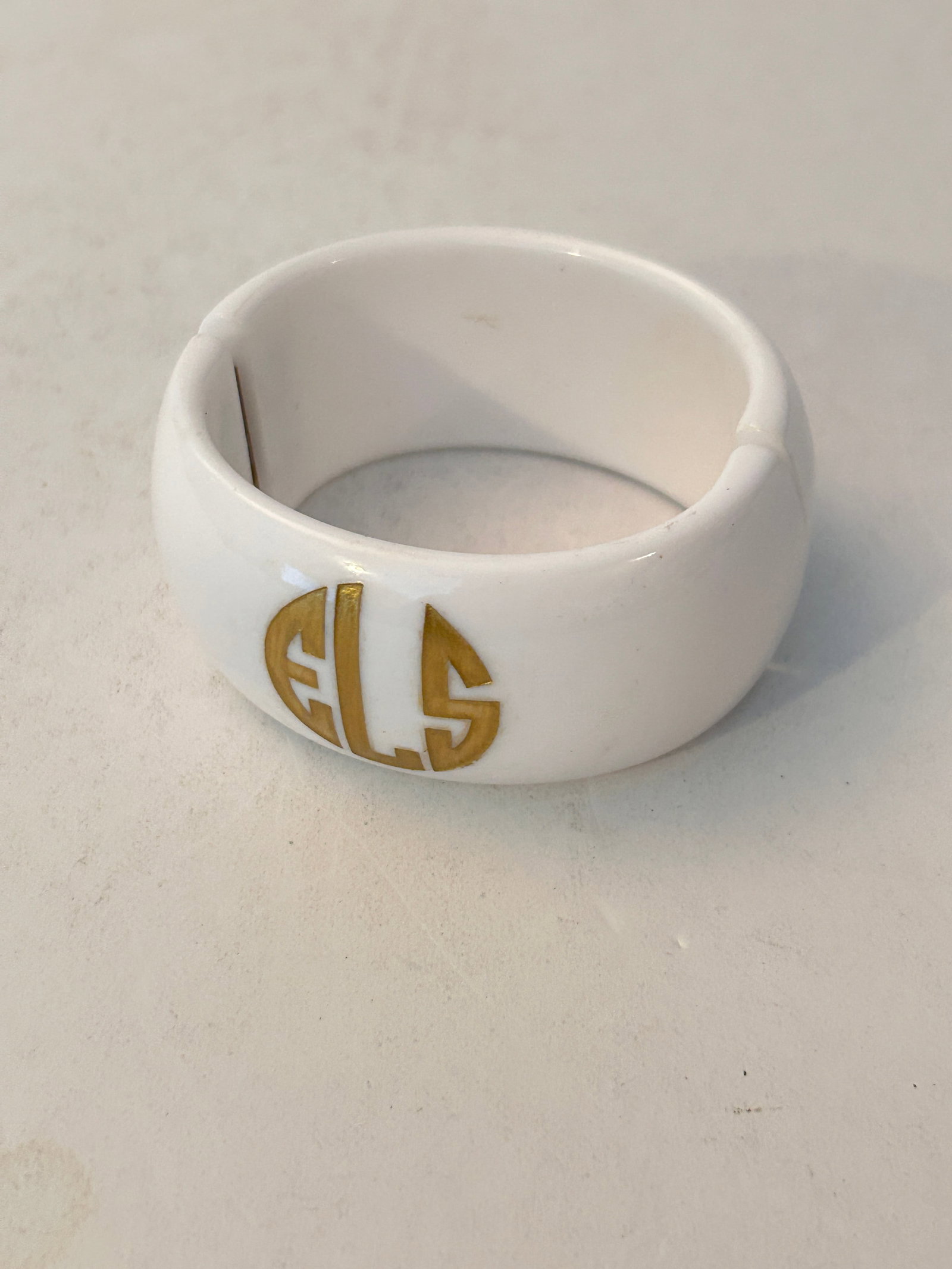 Vintage White Monogram Bracelet Sz 7 hinged: Vintage White Monogram Bracelet Sz 7 hinged Please view all photos as they are part of the description and condition of this Item, Feel free to contact me with questions or picture requests! Used Item