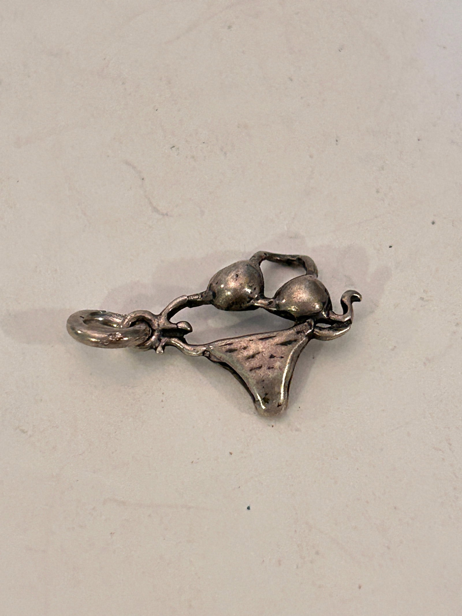 Vintage Sterling Silver Charm: Vintage Sterling Silver Charm Please view all photos as they are part of the description and condition of this Item, Feel free to contact me with questions or picture requests! Used Item AS IS