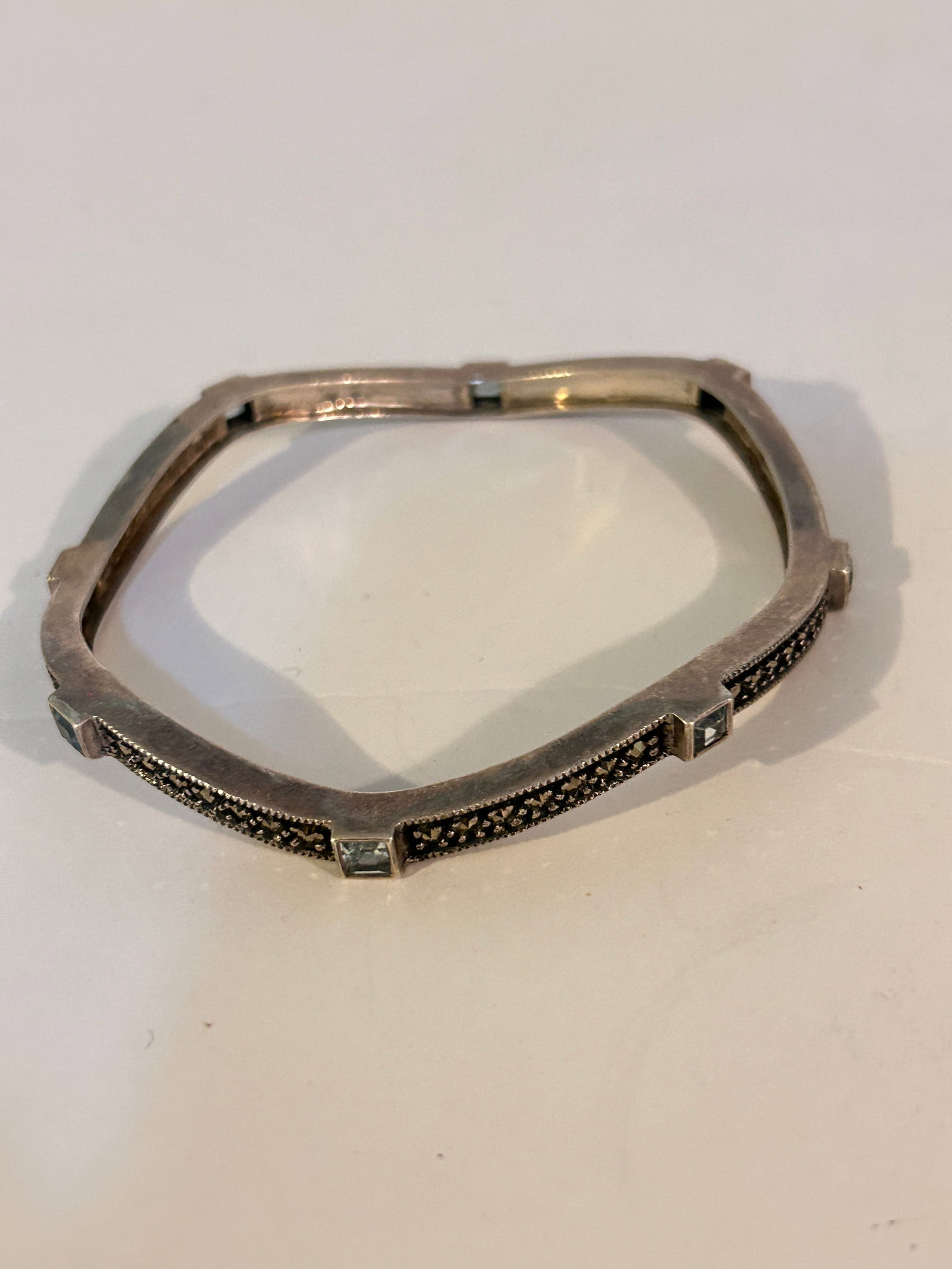 Vintage Judith Jack JJ Sterling Silver & Marcasite Sapphire Tennis Bracelet 8": Vintage Judith Jack JJ Sterling Silver & Marcasite Sapphire Tennis Bracelet 8" Please view all photos as they are part of the description and condition of this Item, Feel free to contact me with quest