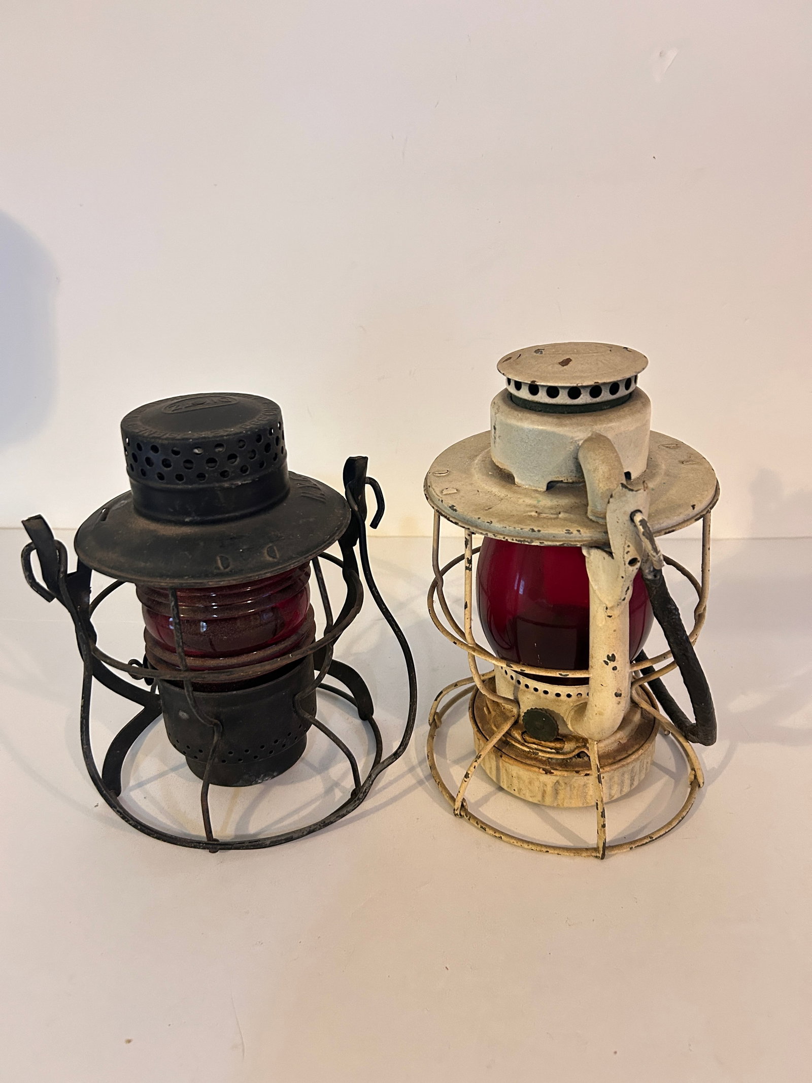 Vintage lot of 2 Red Globe Lanterns (1 of 4)