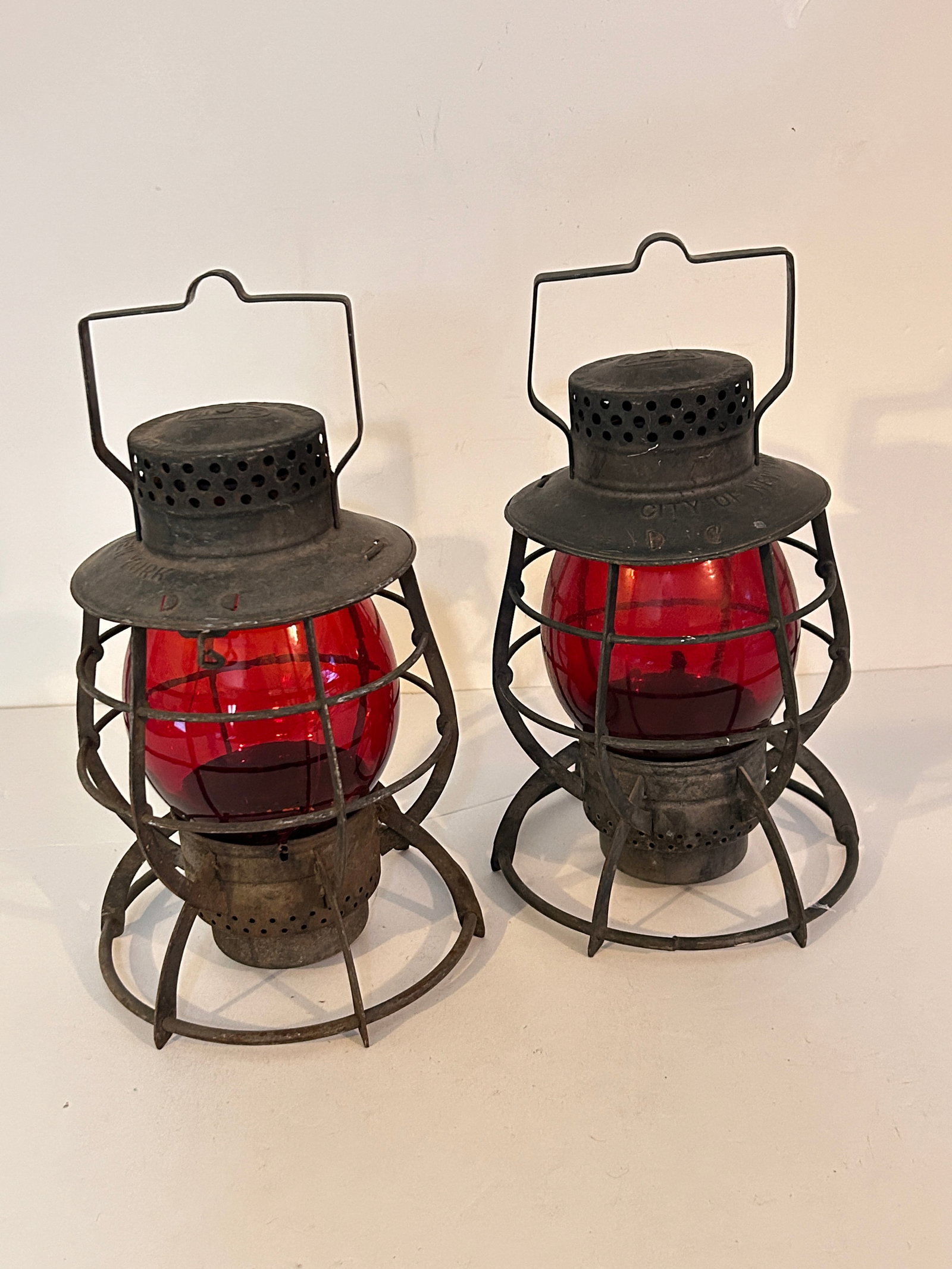 2 Vintage Red Globe N.Y Deitz Lanterns: 2 Vintage Red Globe N.Y Deitz Lanterns Please view all photos as they are part of the description and condition of this Item, Feel free to contact me with questions or picture requests! Used Item AS I