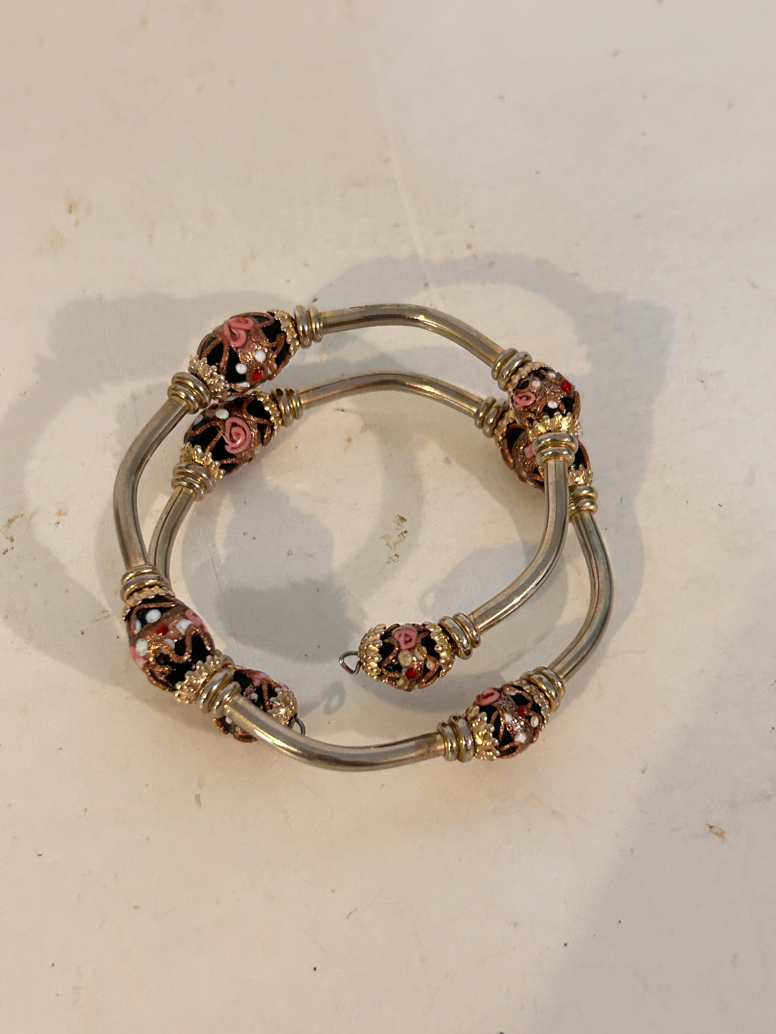 Vintage Murano Bracelet: Vintage Murano Bracelet Please view all photos as they are part of the description and condition of this Item, Feel free to contact me with questions or picture requests! Used Item AS IS