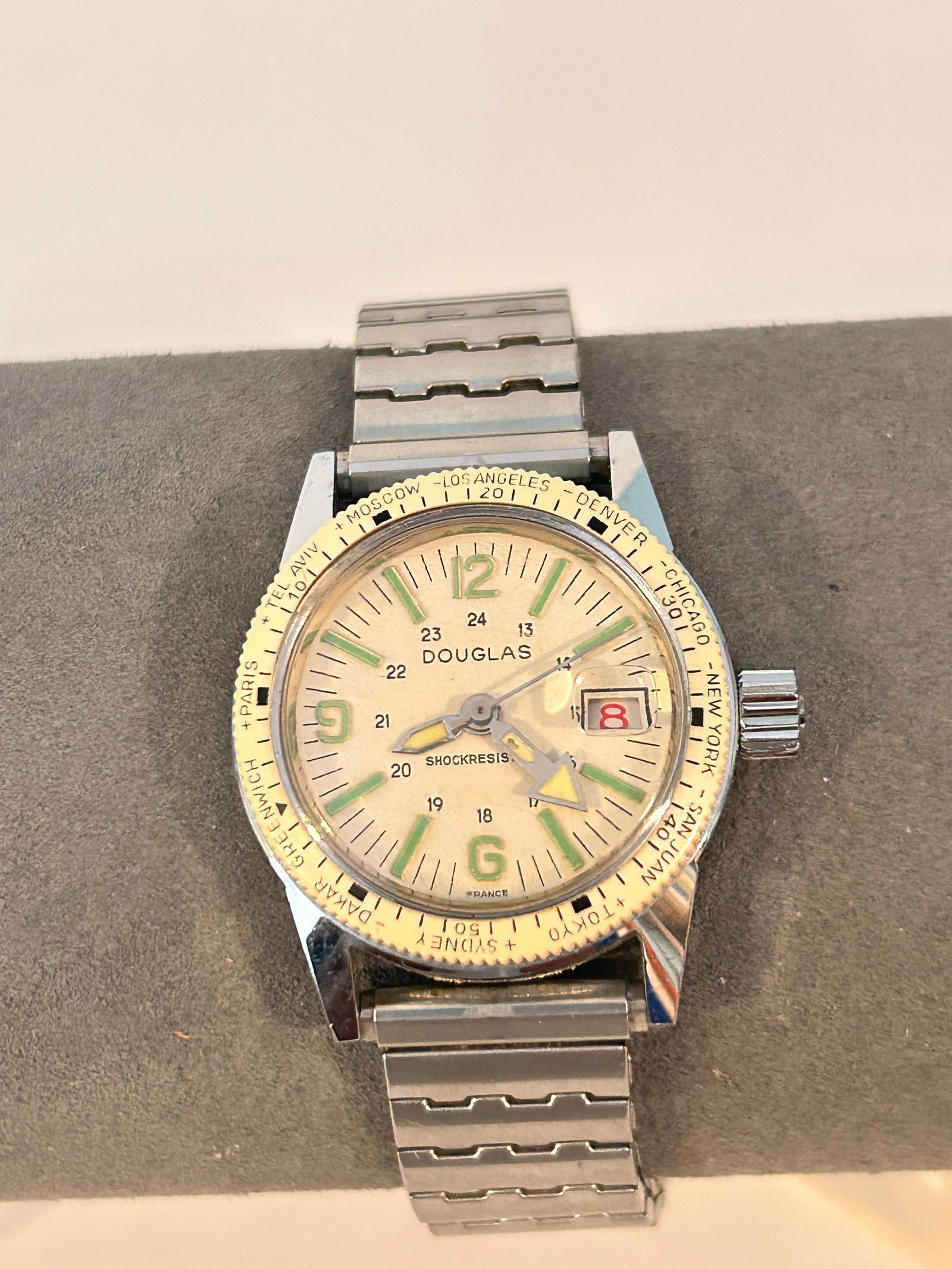 Douglas SkinDiver WT WorldTimer Vintage Military Aviation Wristwatch Working great: Douglas SkinDiver WT WorldTimer Vintage Military Aviation Wristwatch Working greatPlease view all photos as they are part of the description and condition of this Item, Feel free to contact me with qu