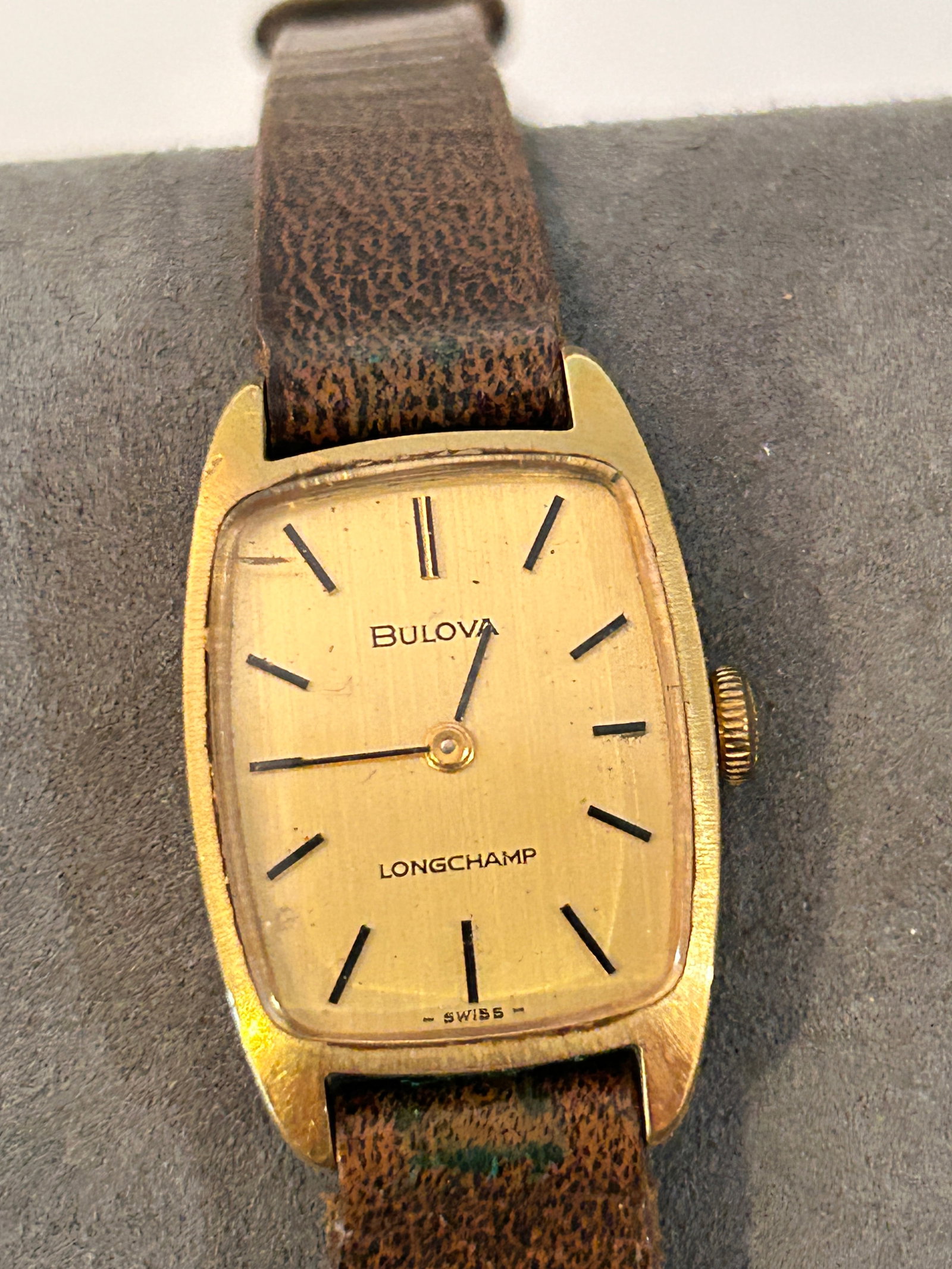 Vintage Gents Bulova Longchamp 17 Jewel Dress Watch working: Vintage Gents Bulova Longchamp 17 Jewel Dress Watch working Please view all photos as they are part of the description and condition of this Item, Feel free to contact me with questions or picture req