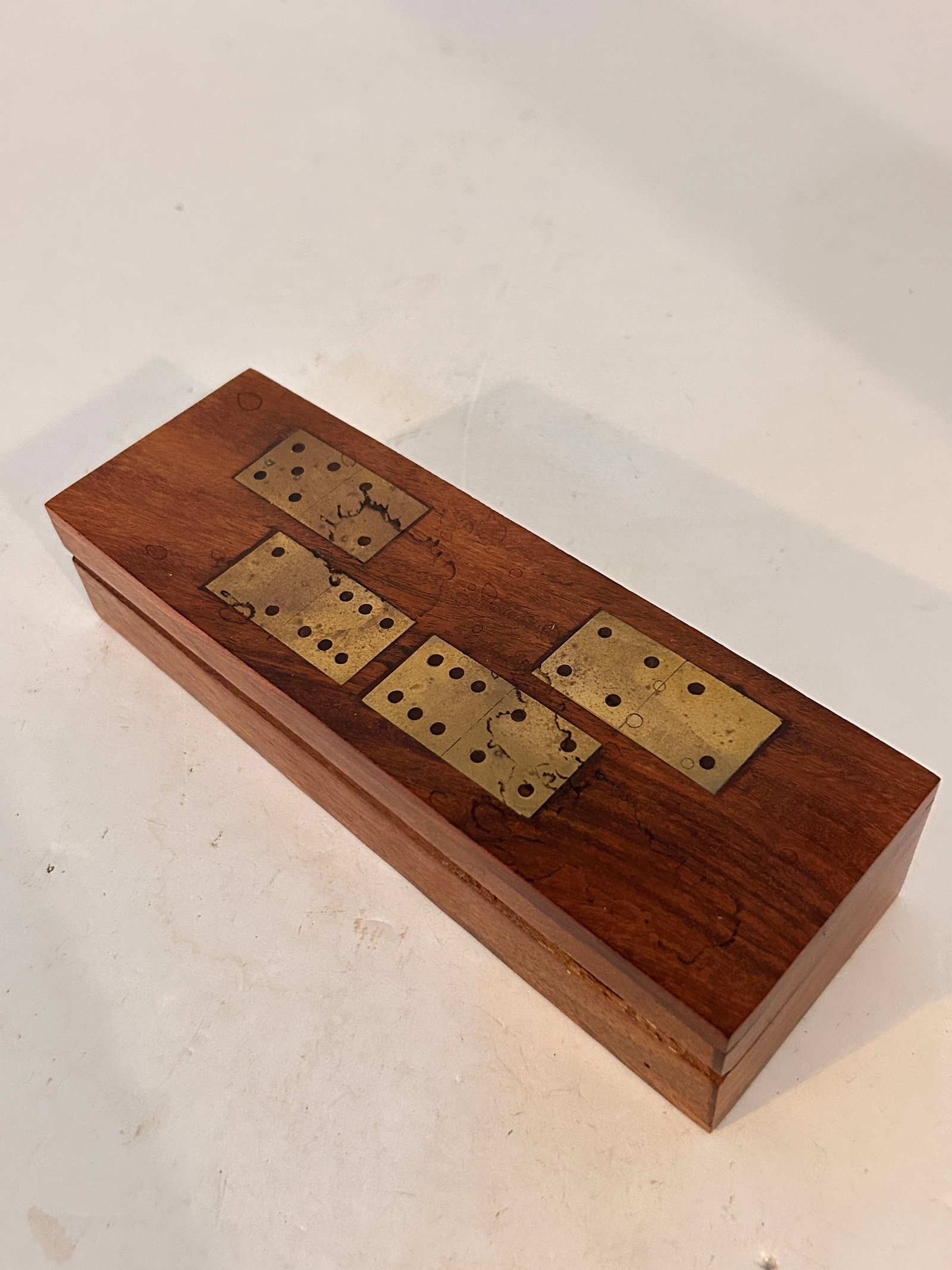 Vintage Wood & Brass Dominoes Set: Vintage Wood & Brass Dominoes Set Please view all photos as they are part of the description and condition of this Item, Feel free to contact me with questions or picture requests! Used Item AS IS
