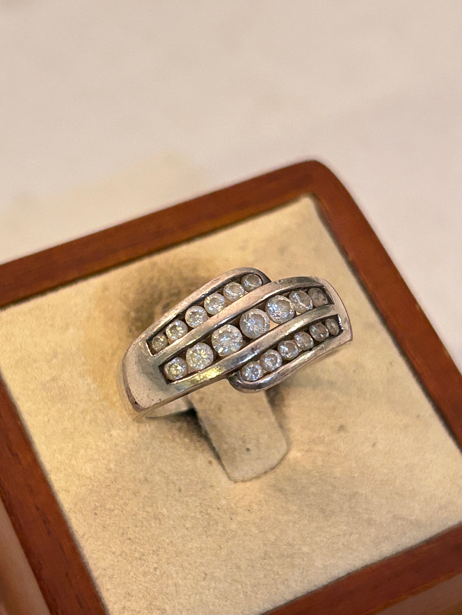 Sterling Silver Diamonique DQ CZ 3 Tier Ring Sz 11: Sterling Silver Diamonique DQ CZ 3 Tier Ring Sz 11 Please view all photos as they are part of the description and condition of this Item, Feel free to contact me with questions or picture requests! Us