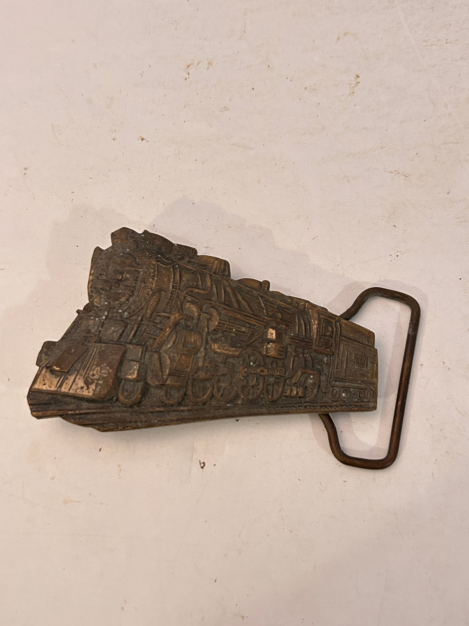 Vintage Brass train belt buckle: Vintage Brass train belt buckle Please view all photos as they are part of the description and condition of this Item, Feel free to contact me with questions or picture requests! Used Item AS IS