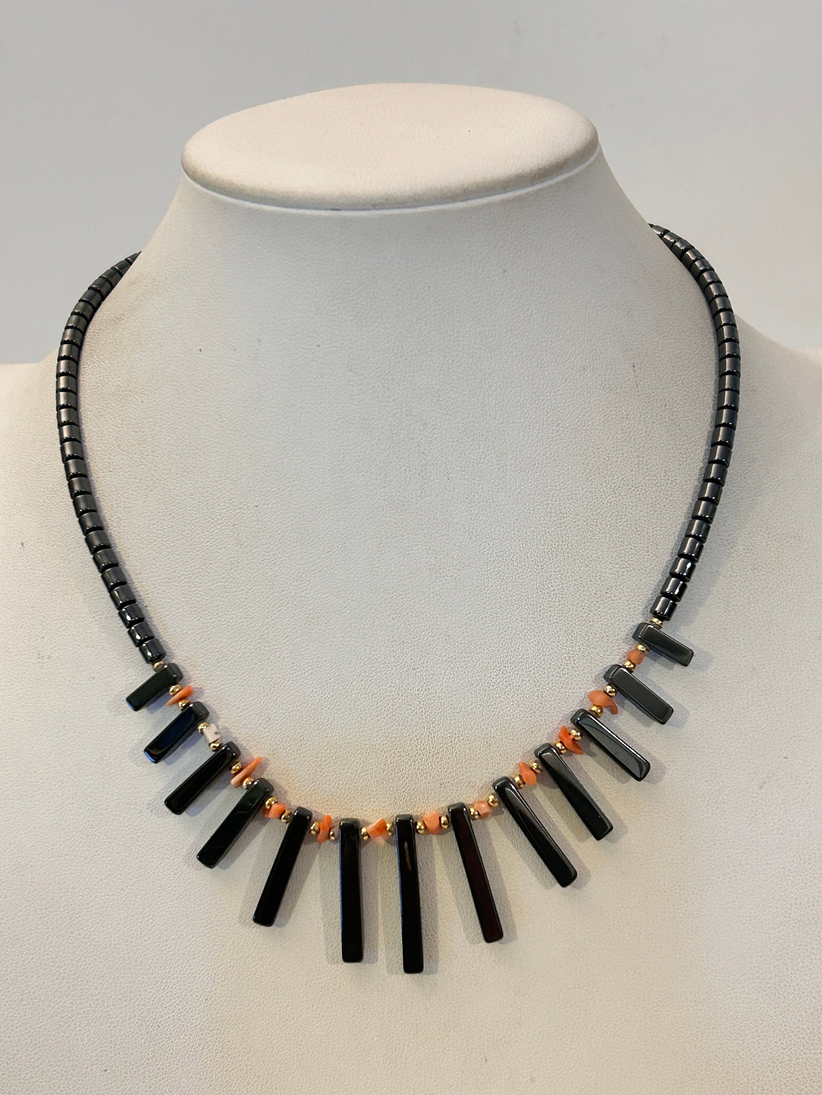 Vintage Hematite/black Necklace Sz 17": Vintage Hematite/black Necklace Sz 17" Please view all photos as they are part of the description and condition of this Item, Feel free to contact me with questions or picture requests! Used Item AS I